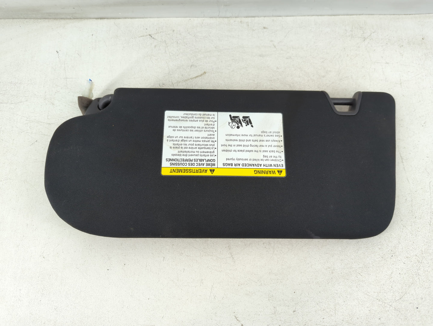 2022 Nissan Pathfinder Sun Visor Shade Replacement Passenger Right Mirror Fits OEM Used Auto Parts - Oemusedautoparts1.com