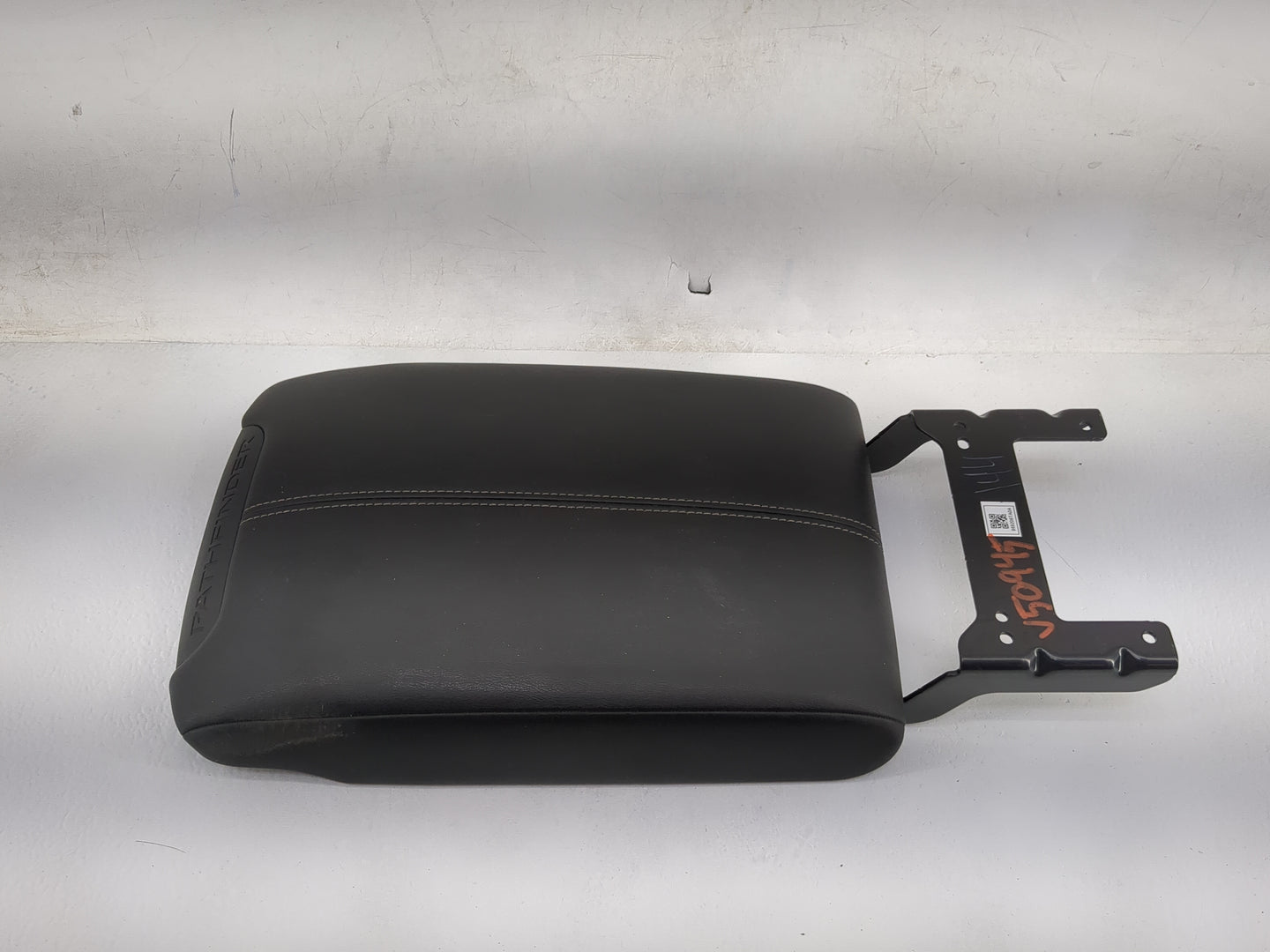 2024 Nissan Pathfinder Center Console Armrest Cover Lid P/N:969206TA0A Fits OEM Used Auto Parts - Oemusedautoparts1.com