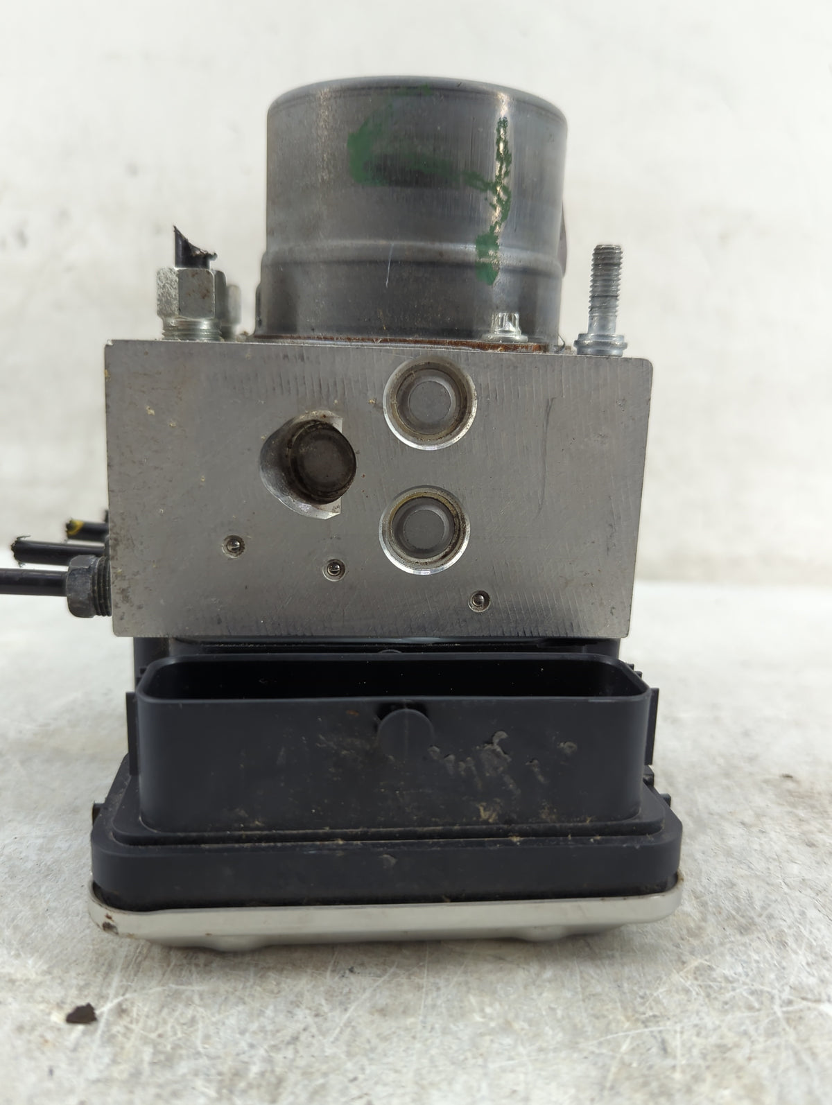 2024 Nissan Rogue Anti-Lock Brake ABS Pump Module Actuator OEM P/N:476609230R 0265957440, 0265295159 Fits OEM Used Auto Part