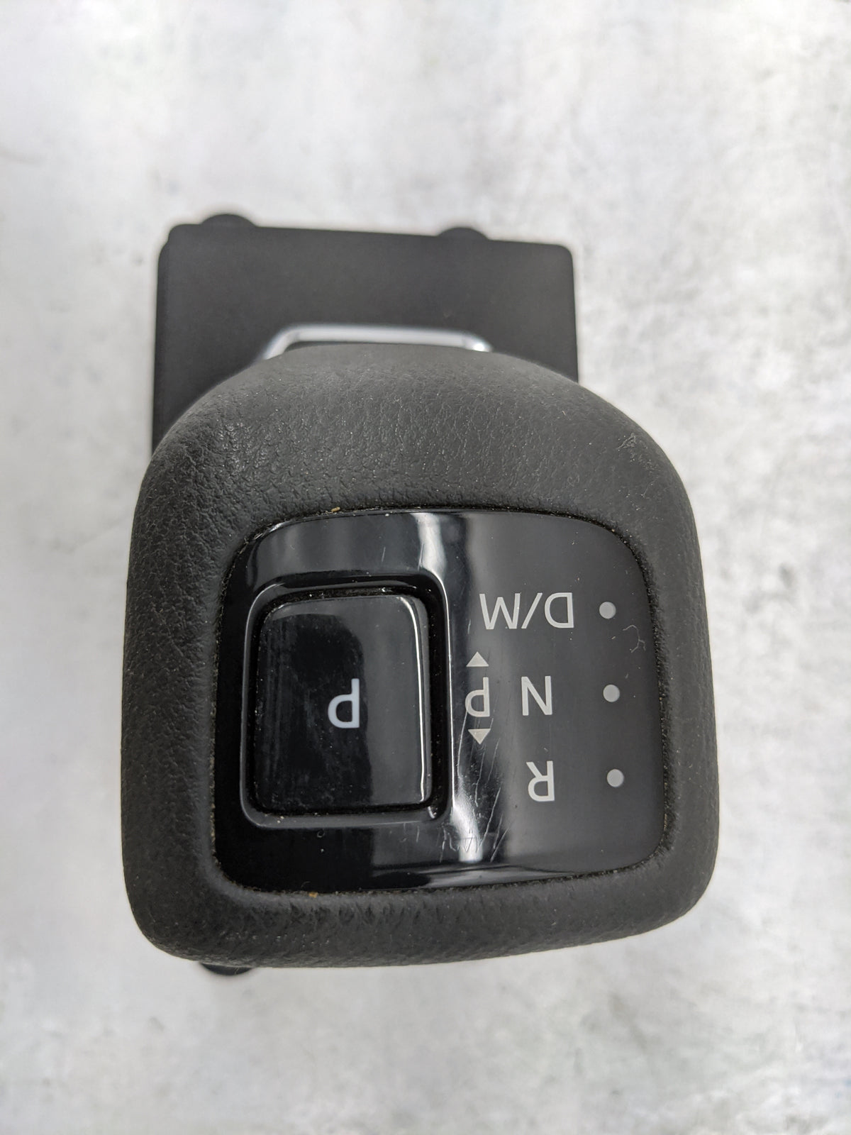 2024 Nissan Rogue Floor Console Assembly Shifter 1478722 - Oemusedautoparts1.com