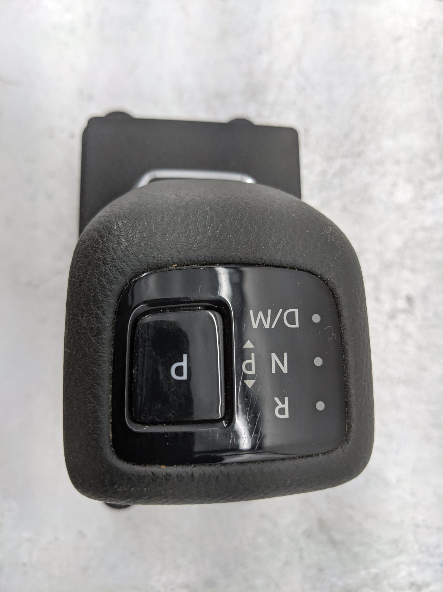 2024 Nissan Rogue Floor Console Assembly Shifter - Oemusedautoparts1.com
