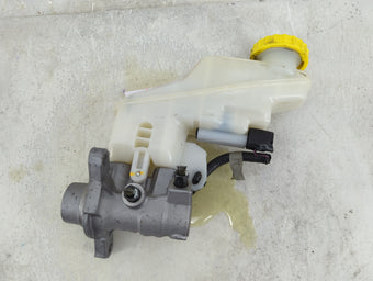 compare product 2022-2022 Nissan Sentra Brake Master Cylinder 1490573