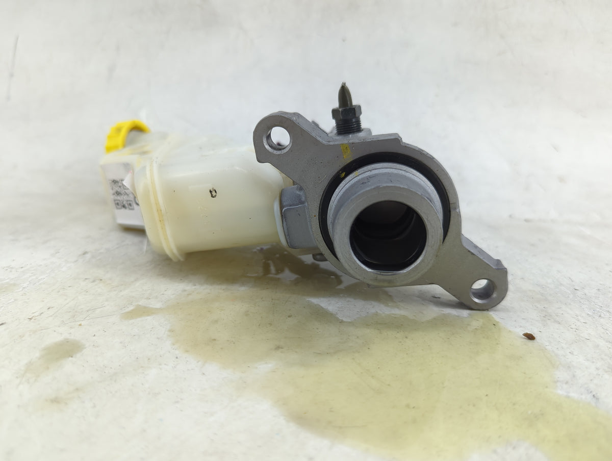 2022-2022 Nissan Sentra Brake Master Cylinder 1490573 - Oemusedautoparts1.com