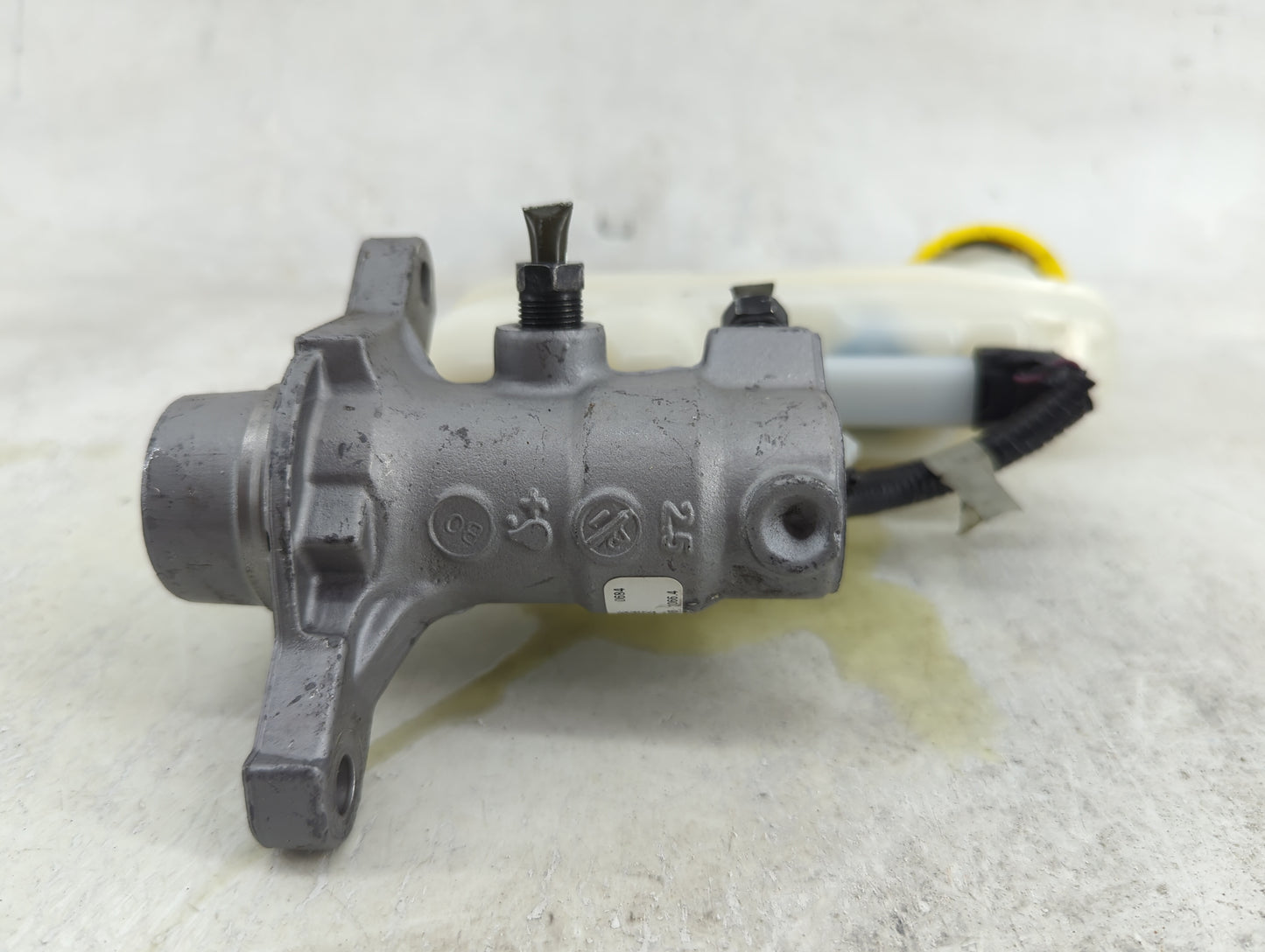 2022-2022 Nissan Sentra Brake Master Cylinder 1490573 - Oemusedautoparts1.com