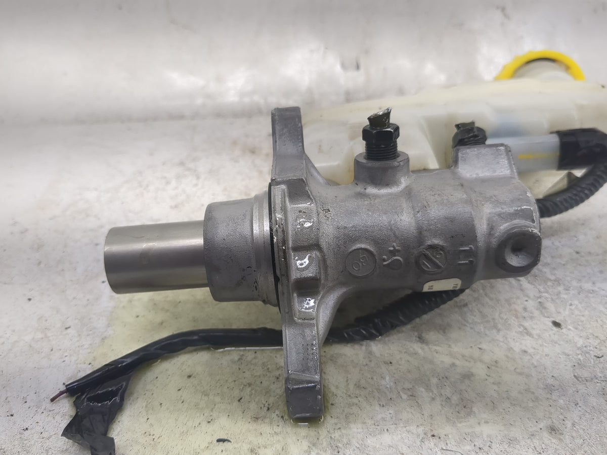 2022-2022 Nissan Sentra Brake Master Cylinder 1497015 - Oemusedautoparts1.com
