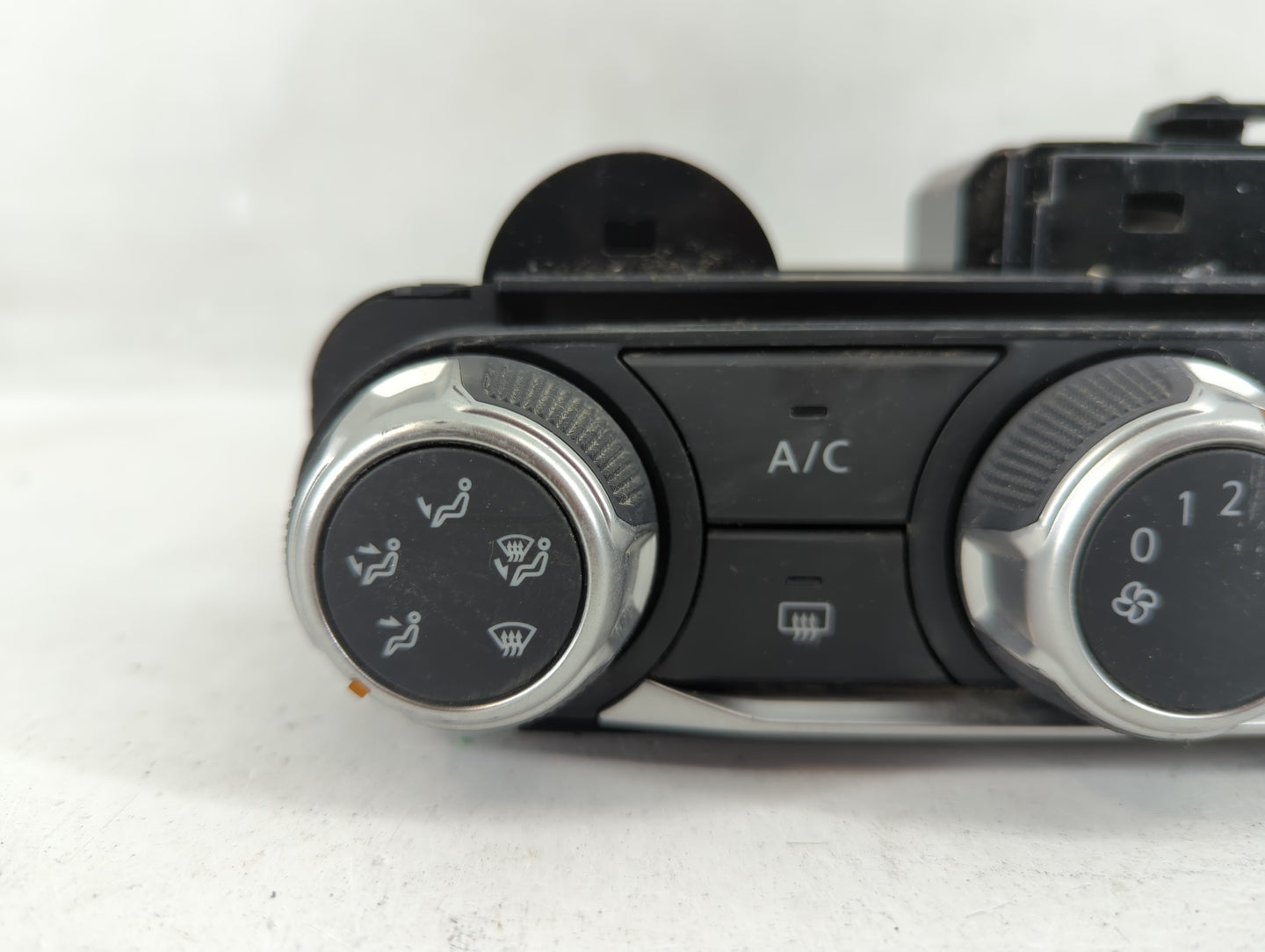 2024 Nissan Versa Climate Control Module Temperature AC/Heater Replacement P/N:T669213 A 4F1 820 043 AG Fits OEM Used Auto P