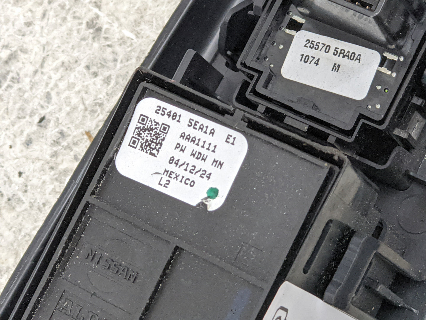 2020-2022 Nissan Versa Master Power Window Switch Replacement Driver Side Left P/N:25570 5RA0A 25401 5EA1A Fits OEM Used Aut