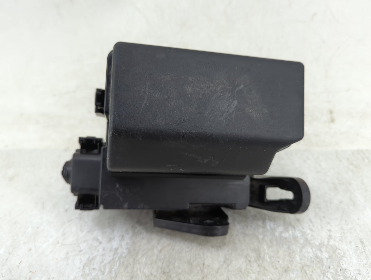 2020-2022 Nissan Versa Fusebox Fuse Box Panel Relay Module Fits Fits 2020 2021 2022 OEM Used Auto Parts - Oemusedautoparts1.