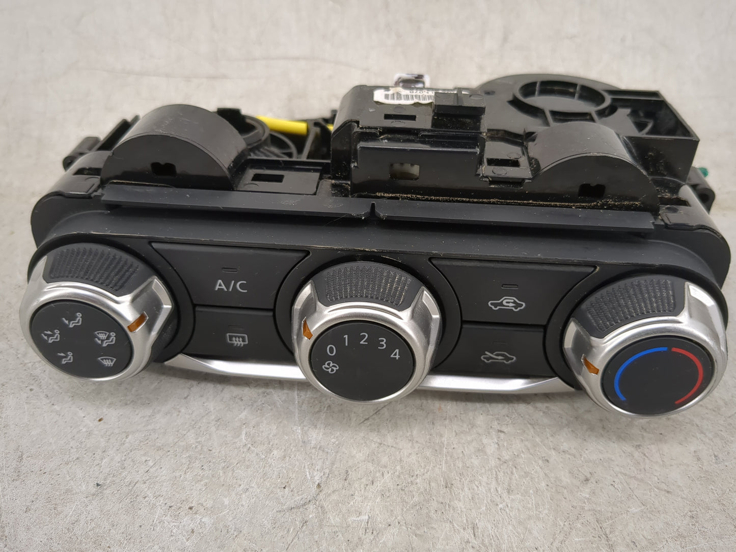 2024 Nissan Versa Climate Control Module Temperature AC/Heater Replacement P/N:19012024 Fits OEM Used Auto Parts - Oemusedau
