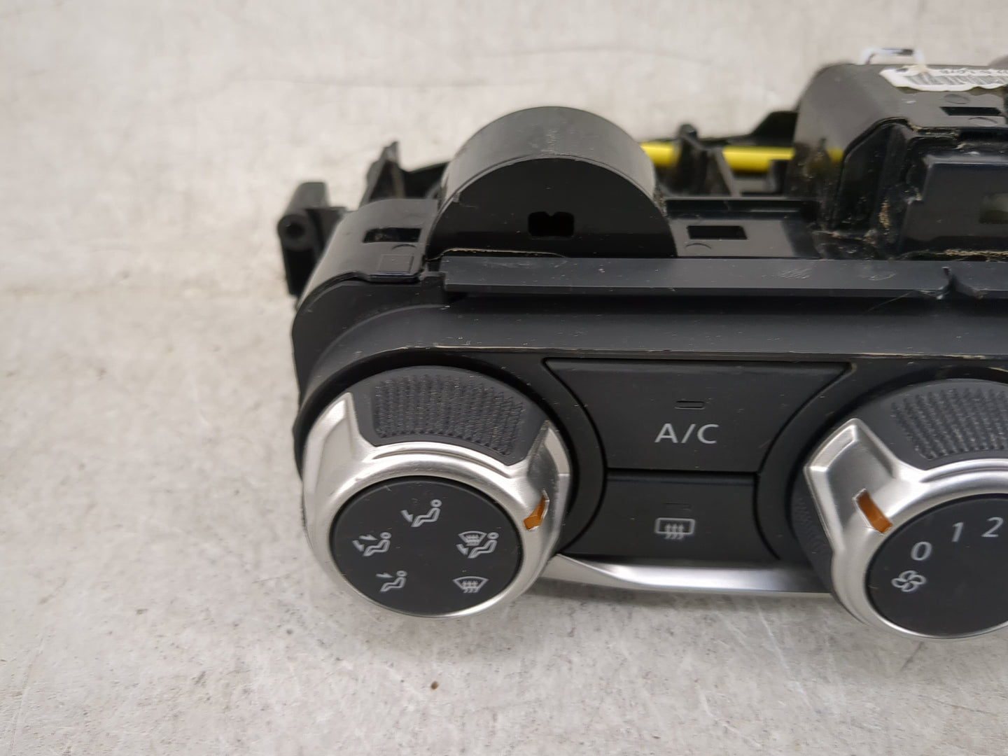 2024 Nissan Versa Climate Control Module Temperature AC/Heater Replacement P/N:19012024 Fits OEM Used Auto Parts - Oemusedau