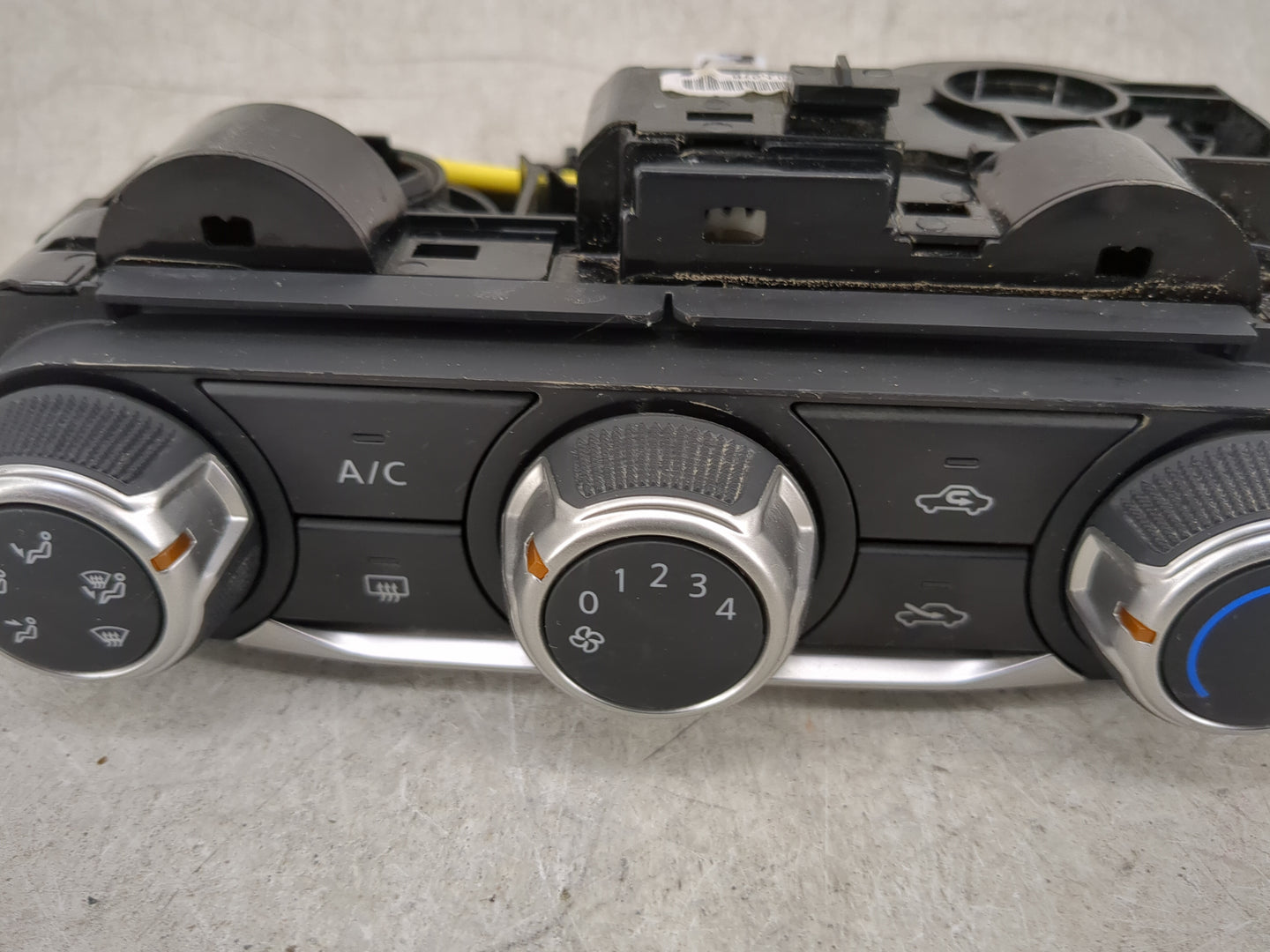 2024 Nissan Versa Climate Control Module Temperature AC/Heater Replacement P/N:19012024 Fits OEM Used Auto Parts - Oemusedau