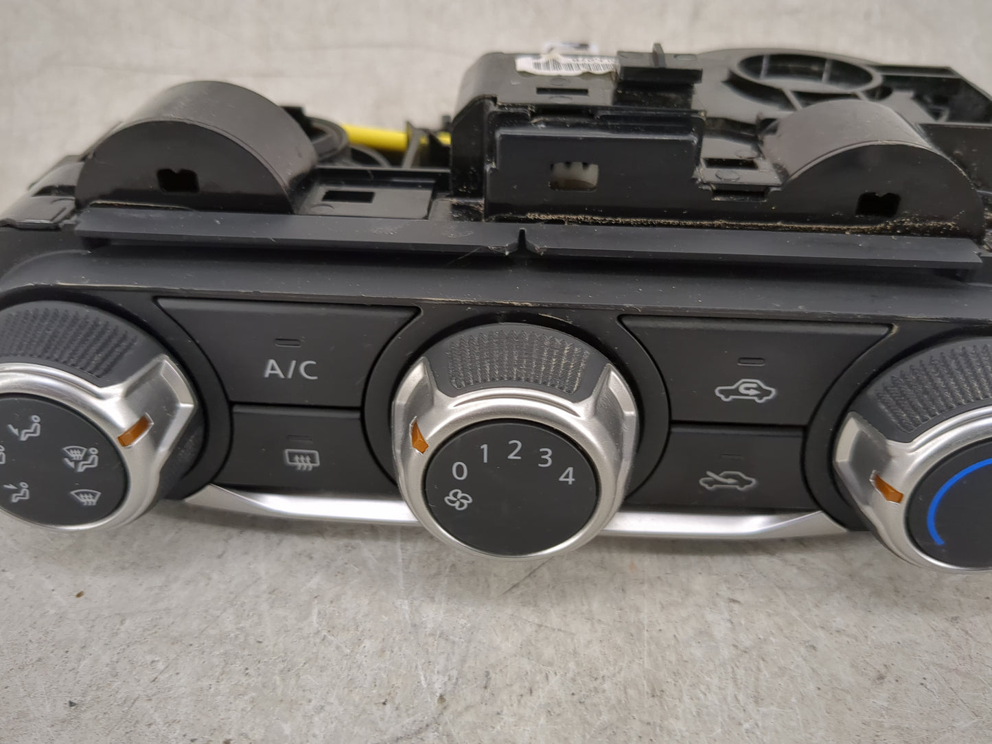 2024 Nissan Versa Climate Control Module Temperature AC/Heater Replacement P/N:19012024 Fits OEM Used Auto Parts - Oemusedau
