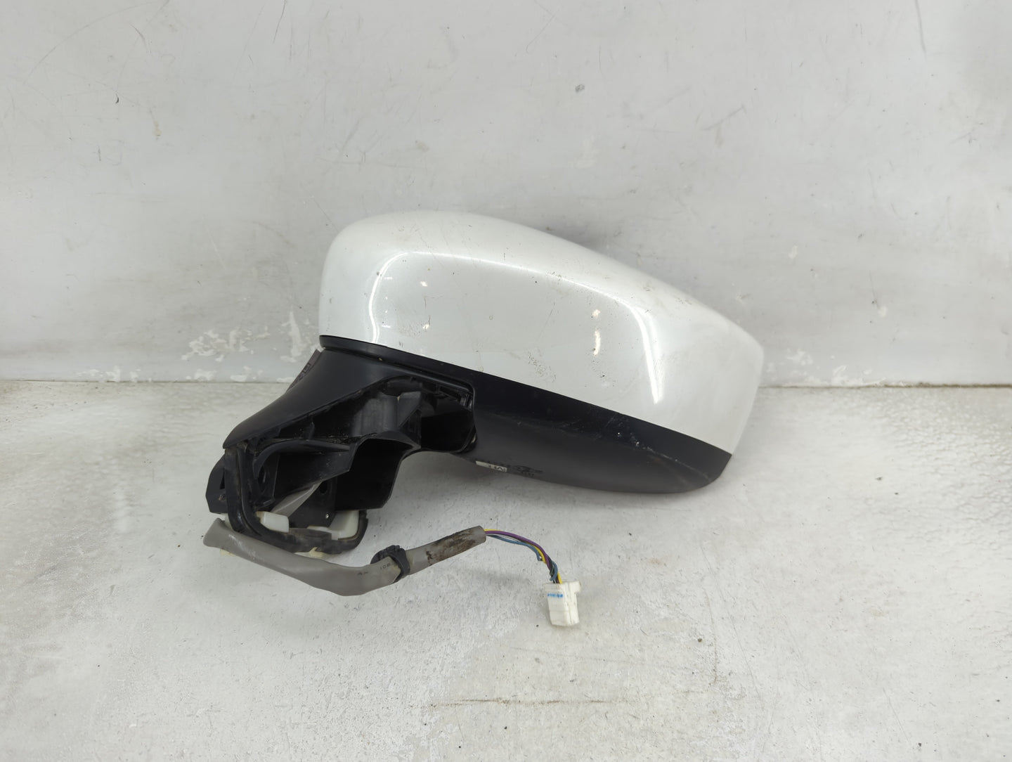 2020-2022 Nissan Versa Driver Side View Mirror - Left Door Mirror OEM Used - Oemusedautoparts1.com