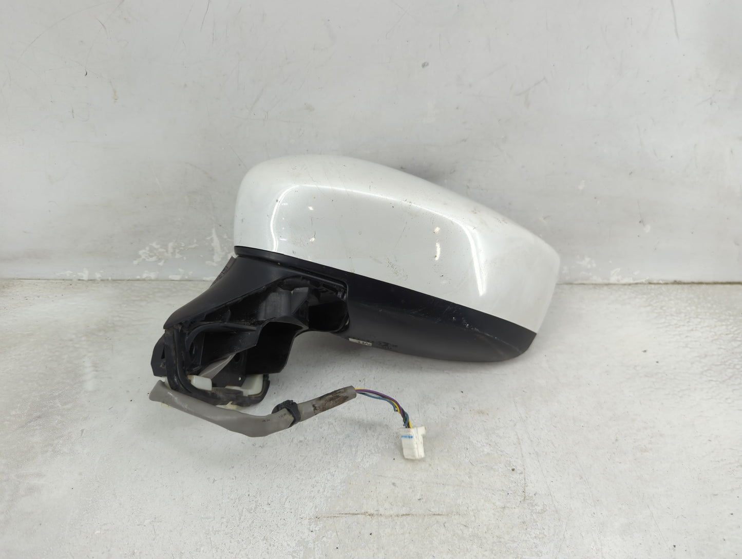 2020-2022 Nissan Versa Driver Side View Mirror - Left Door Mirror OEM Used - Oemusedautoparts1.com
