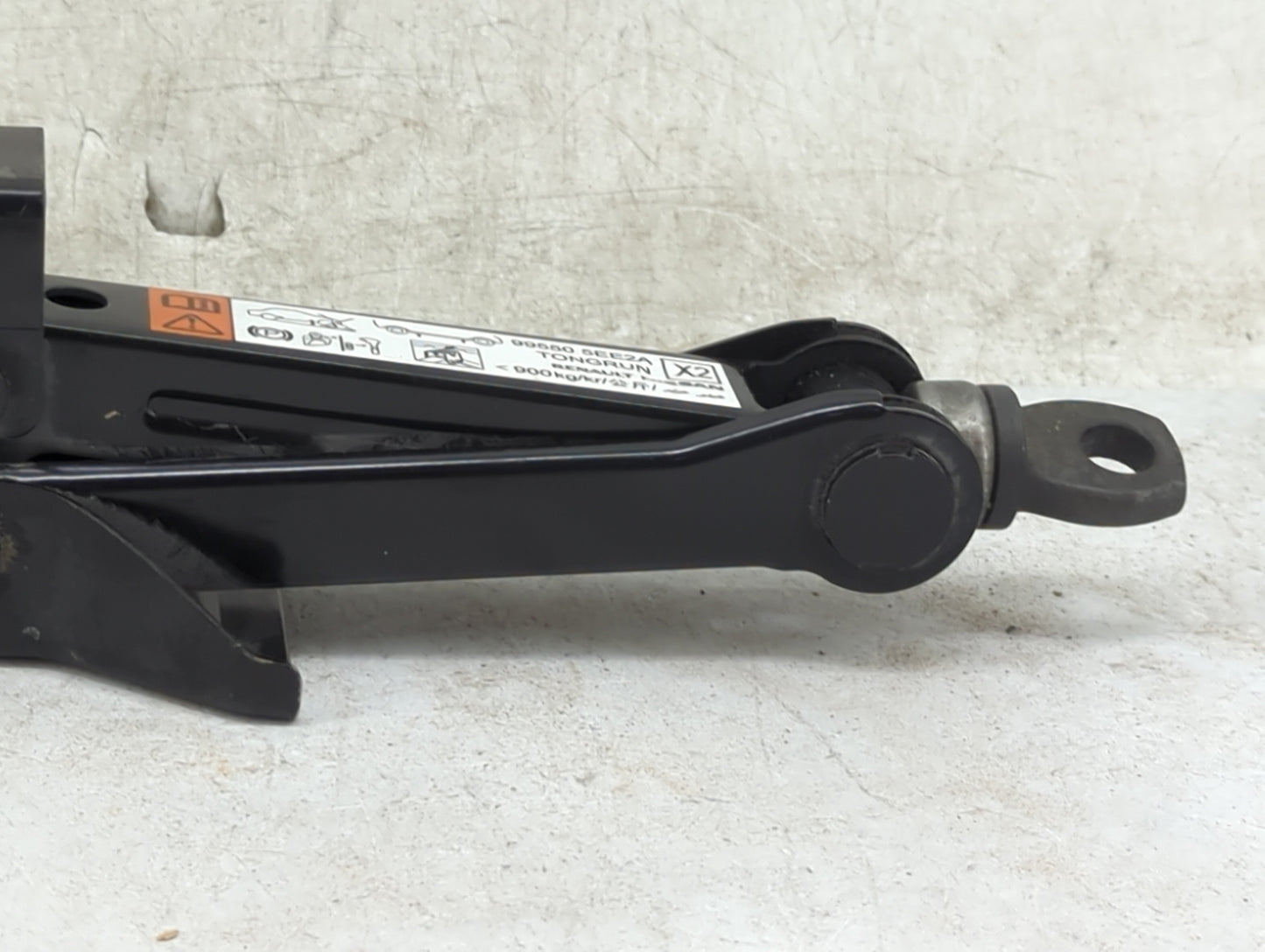 2024 Nissan Versa Spare Scissor Car Jack Black - Oemusedautoparts1.com