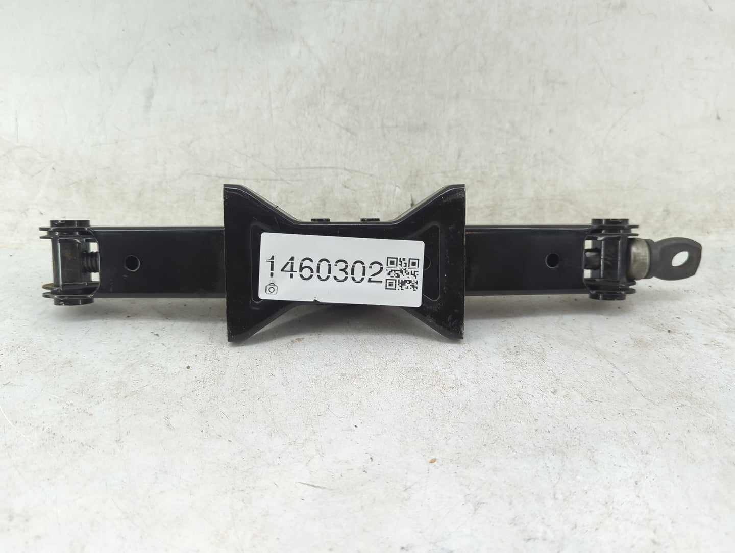 2024 Nissan Versa Spare Scissor Car Jack Black - Oemusedautoparts1.com