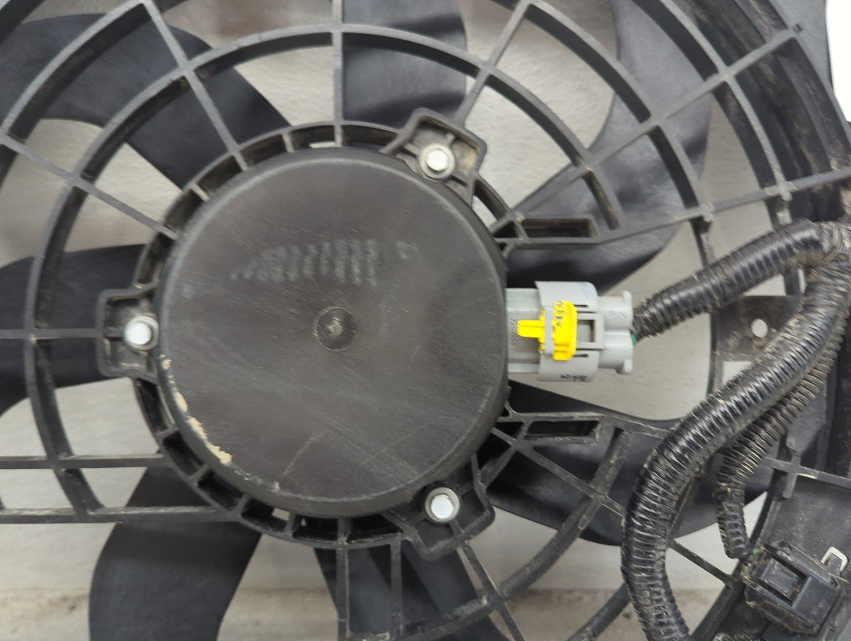 2022 Nissan Versa Electric Radiator Cooling Fan Motor Assembly P/N:214878R00C 502D870, 852MV3 Fits OEM Used Auto Parts - Oem