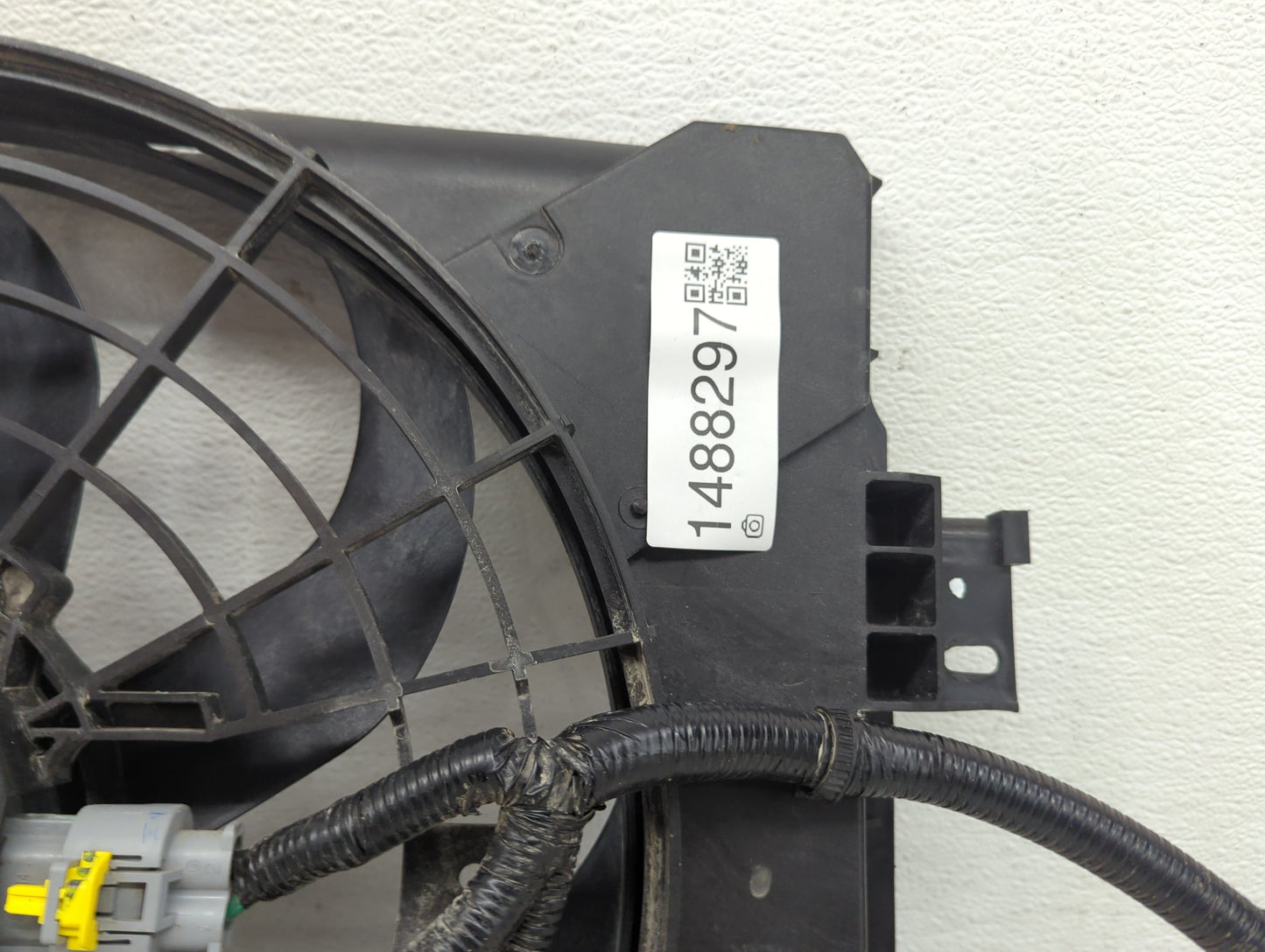 2022 Nissan Versa Electric Radiator Cooling Fan Motor Assembly P/N:214878R00C 502D870, 852MV3 Fits OEM Used Auto Parts - Oem