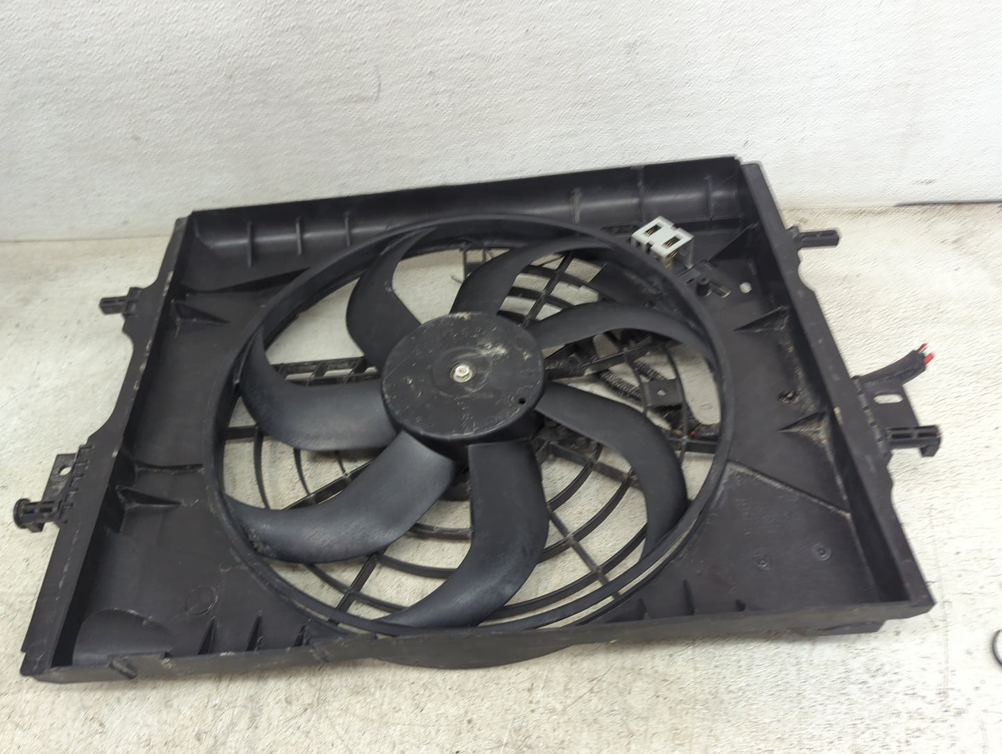 2022 Nissan Versa Electric Radiator Cooling Fan Motor Assembly P/N:214878R00C 502D870, 852MV3 Fits OEM Used Auto Parts - Oem