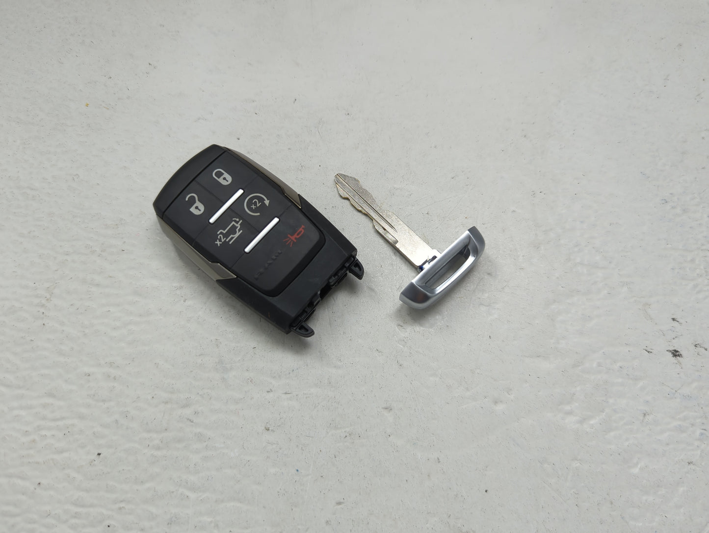 Ram Keyless Entry Remote Fob GQ4-76T 68475388 5 buttons - Oemusedautoparts1.com