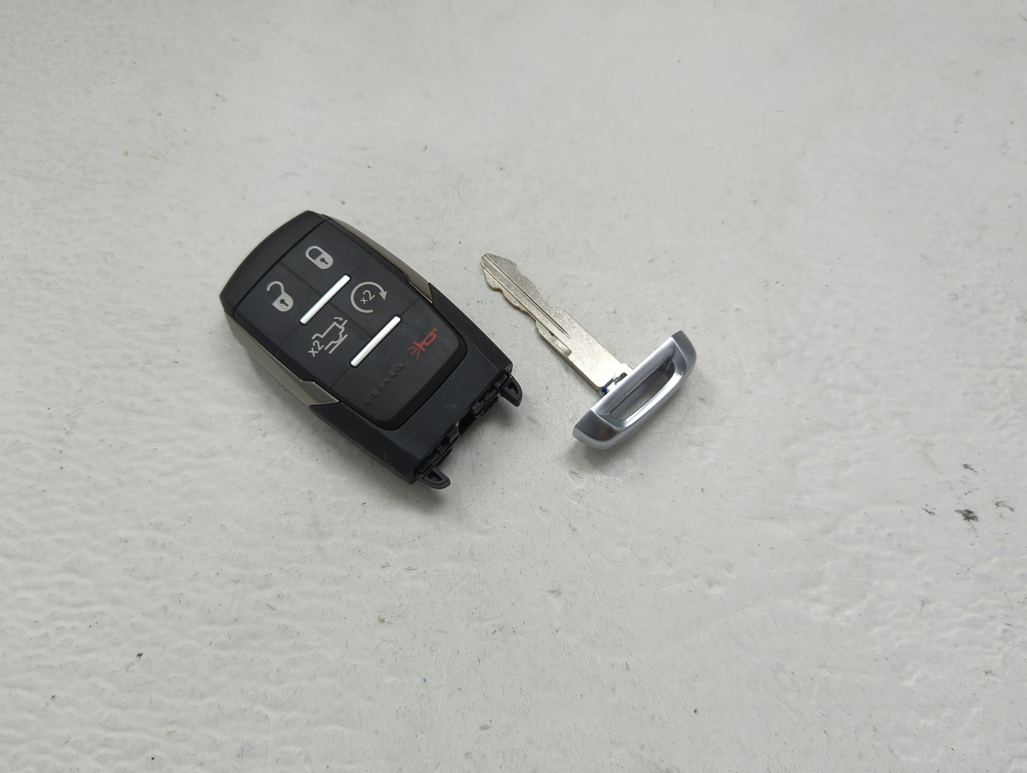 Ram Keyless Entry Remote Fob GQ4-76T 68475388 5 buttons - Oemusedautoparts1.com