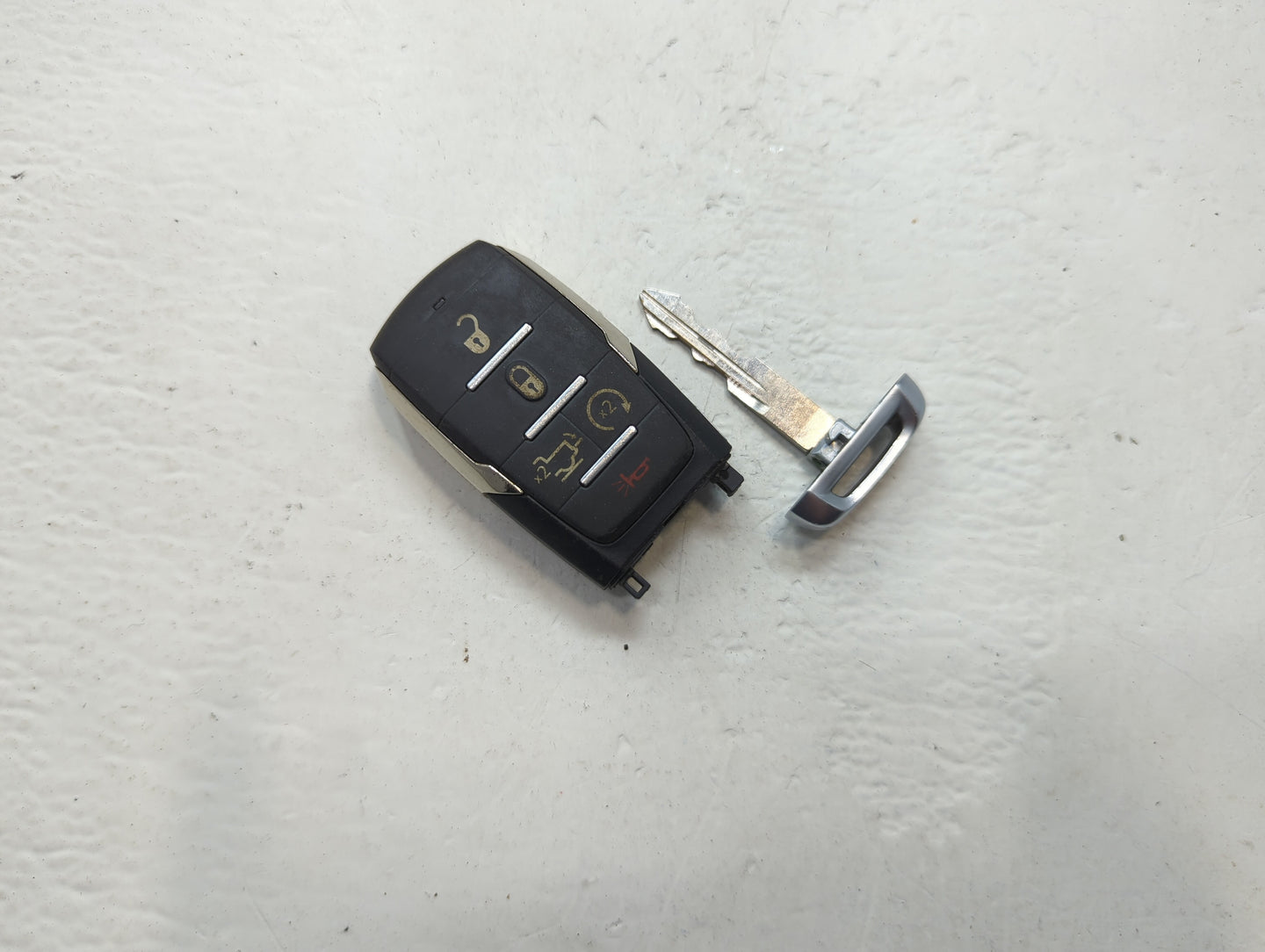 Ram 1500 Keyless Entry Remote Fob OHT4882056 5 buttons - Oemusedautoparts1.com
