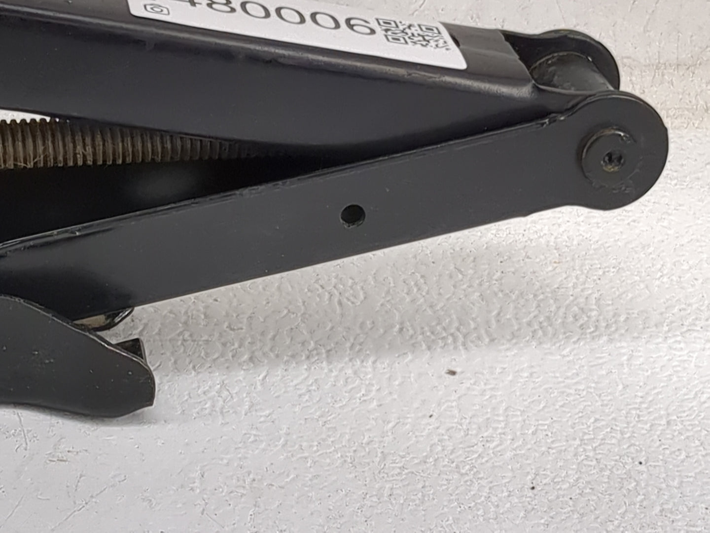 2024 Ram 1500 Spare Scissor Car Jack Black - Oemusedautoparts1.com