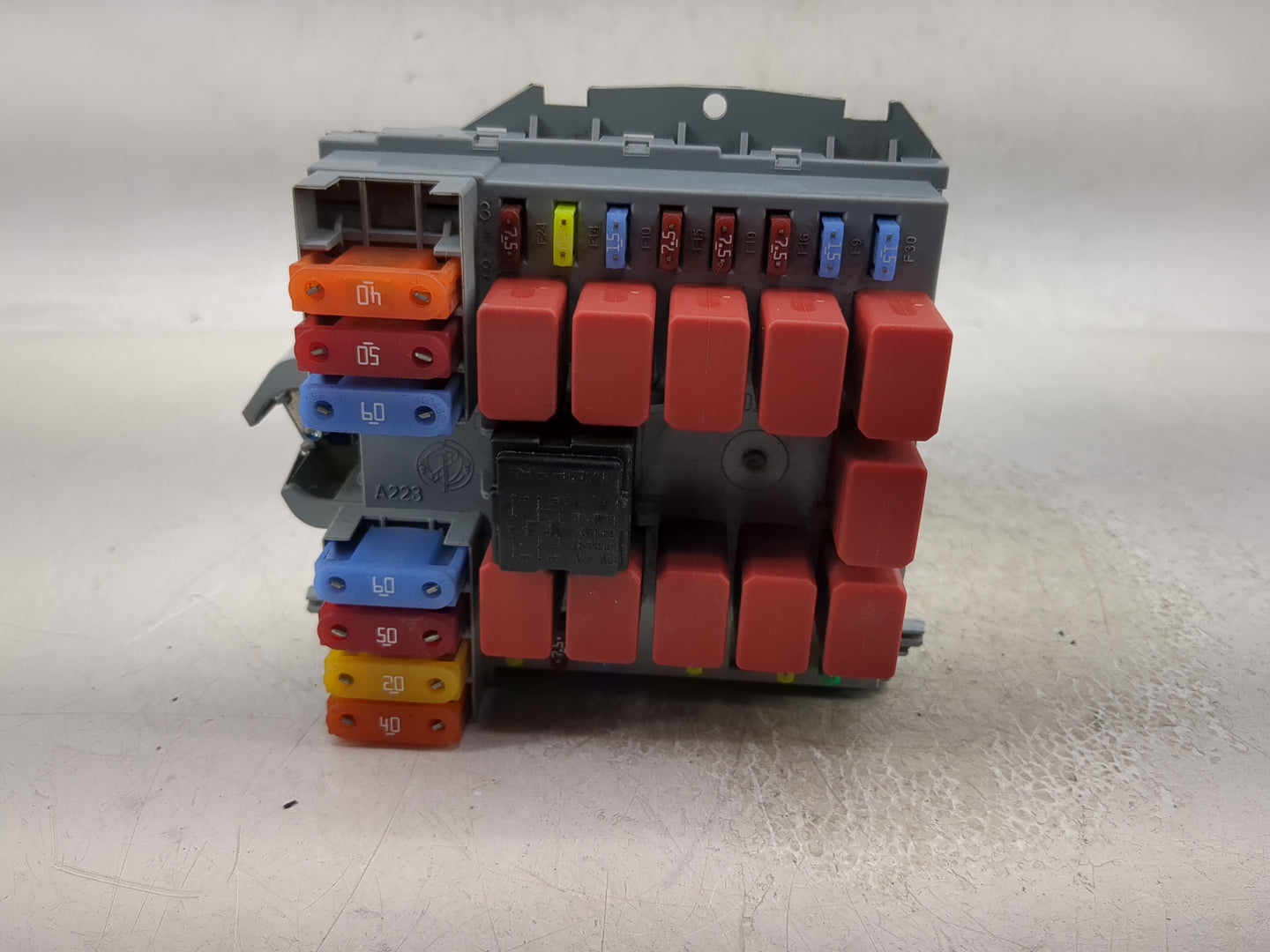 2021-2022 Ram Promaster 1500 Fusebox Fuse Box Panel Relay Module P/N:P68305537AC Fits Fits 2021 2022 OEM Used Auto Parts - O