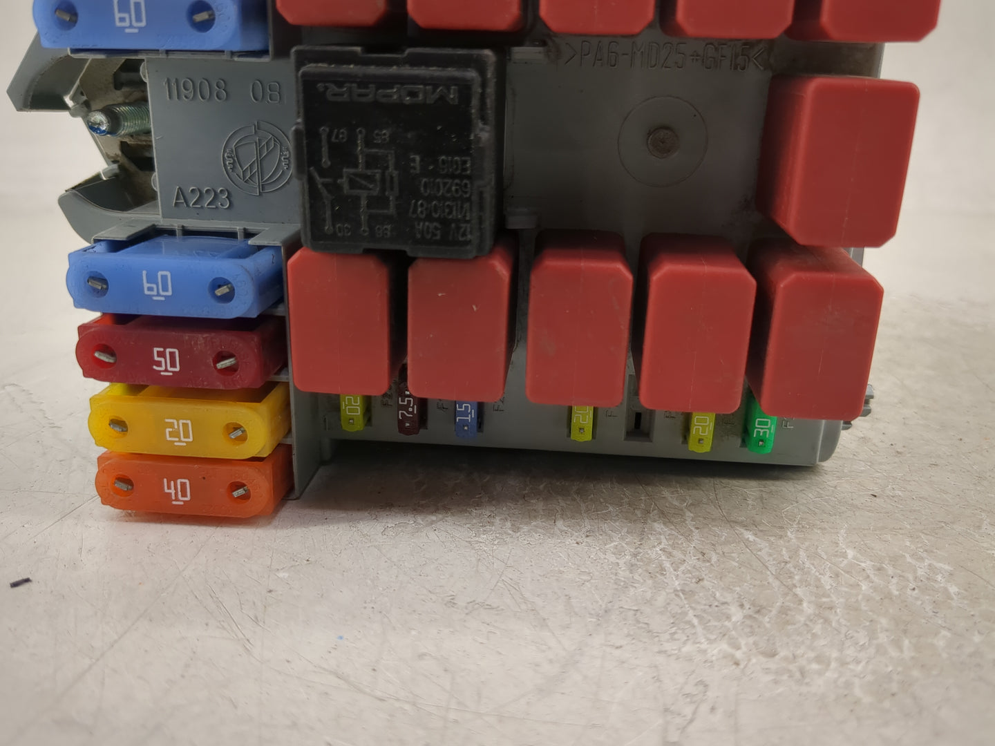 2021-2022 Ram Promaster 1500 Fusebox Fuse Box Panel Relay Module P/N:P68305537AC Fits Fits 2021 2022 OEM Used Auto Parts - O