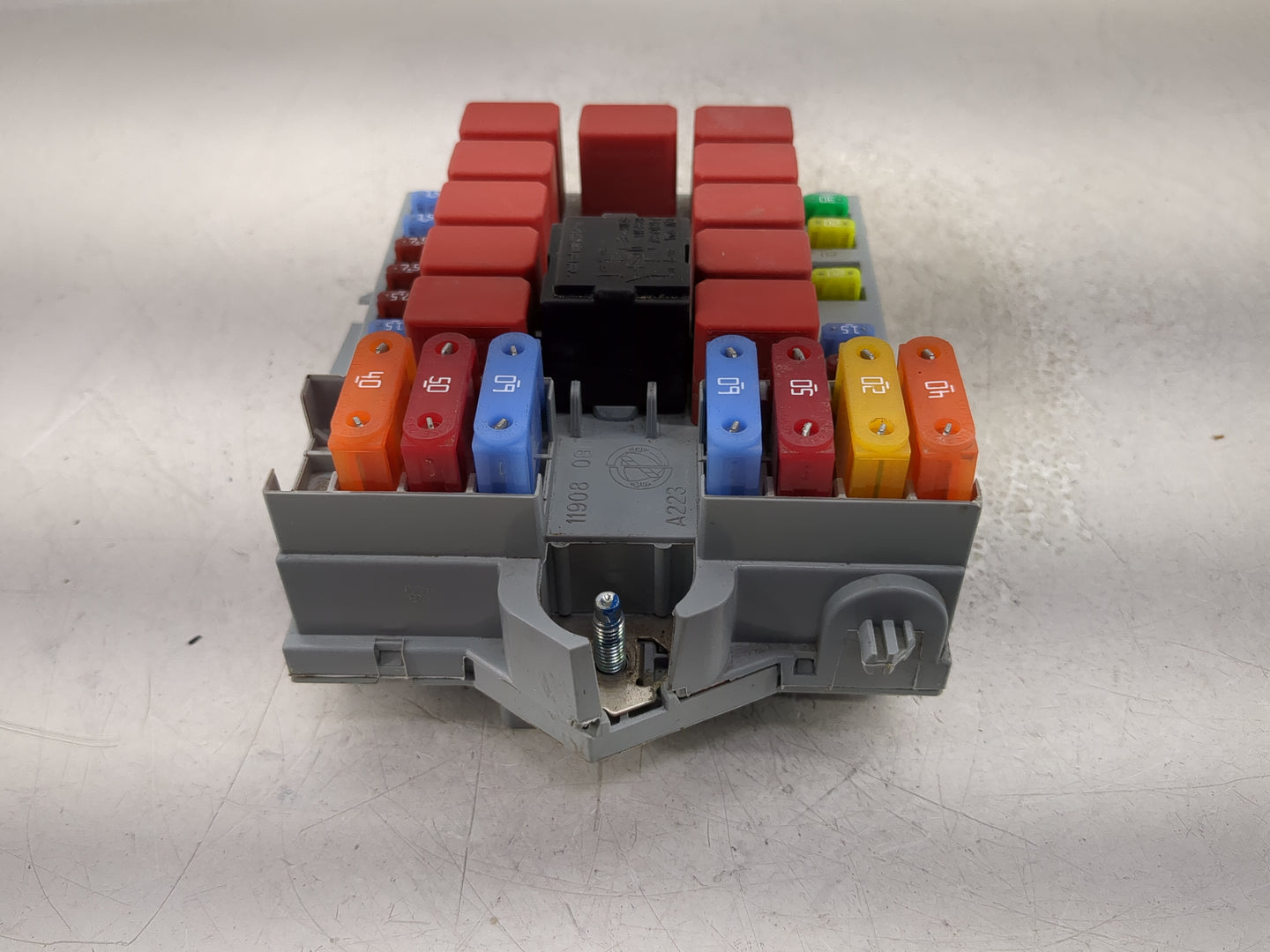2021-2022 Ram Promaster 1500 Fusebox Fuse Box Panel Relay Module P/N:P68305537AC Fits Fits 2021 2022 OEM Used Auto Parts - O