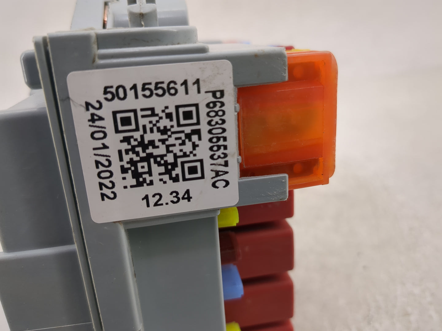 2021-2022 Ram Promaster 1500 Fusebox Fuse Box Panel Relay Module P/N:P68305537AC Fits Fits 2021 2022 OEM Used Auto Parts - O
