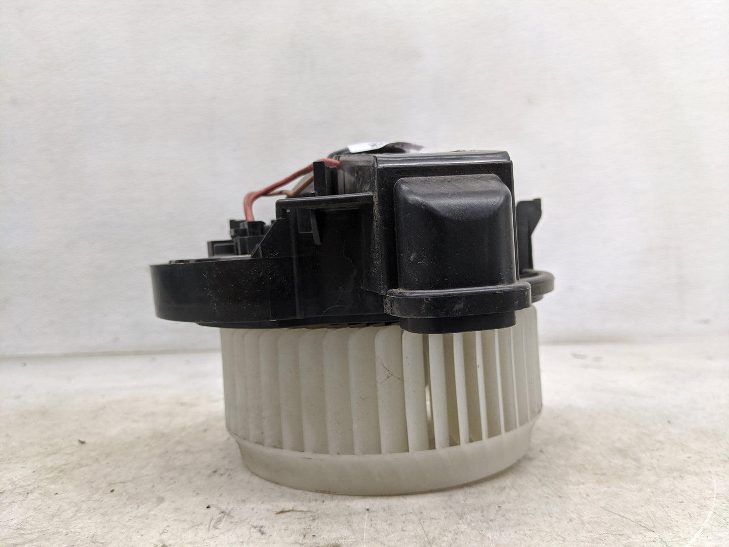 2024 Rover Velar Heater AC Blower Motor P/N:GX73-19E624-AA MF116360-2671 Fits OEM Used Auto Parts - Oemusedautoparts1.com