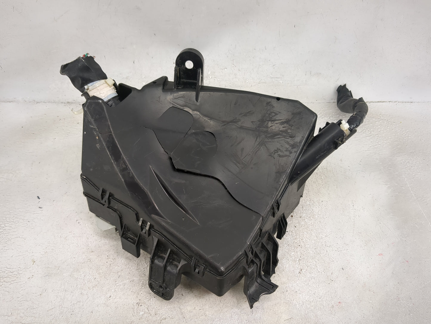 2024 Subaru Xv Fusebox Fuse Box Panel Relay Module P/N:88101AN200 X001TL0472H Fits OEM Used Auto Parts - Oemusedautoparts1.c