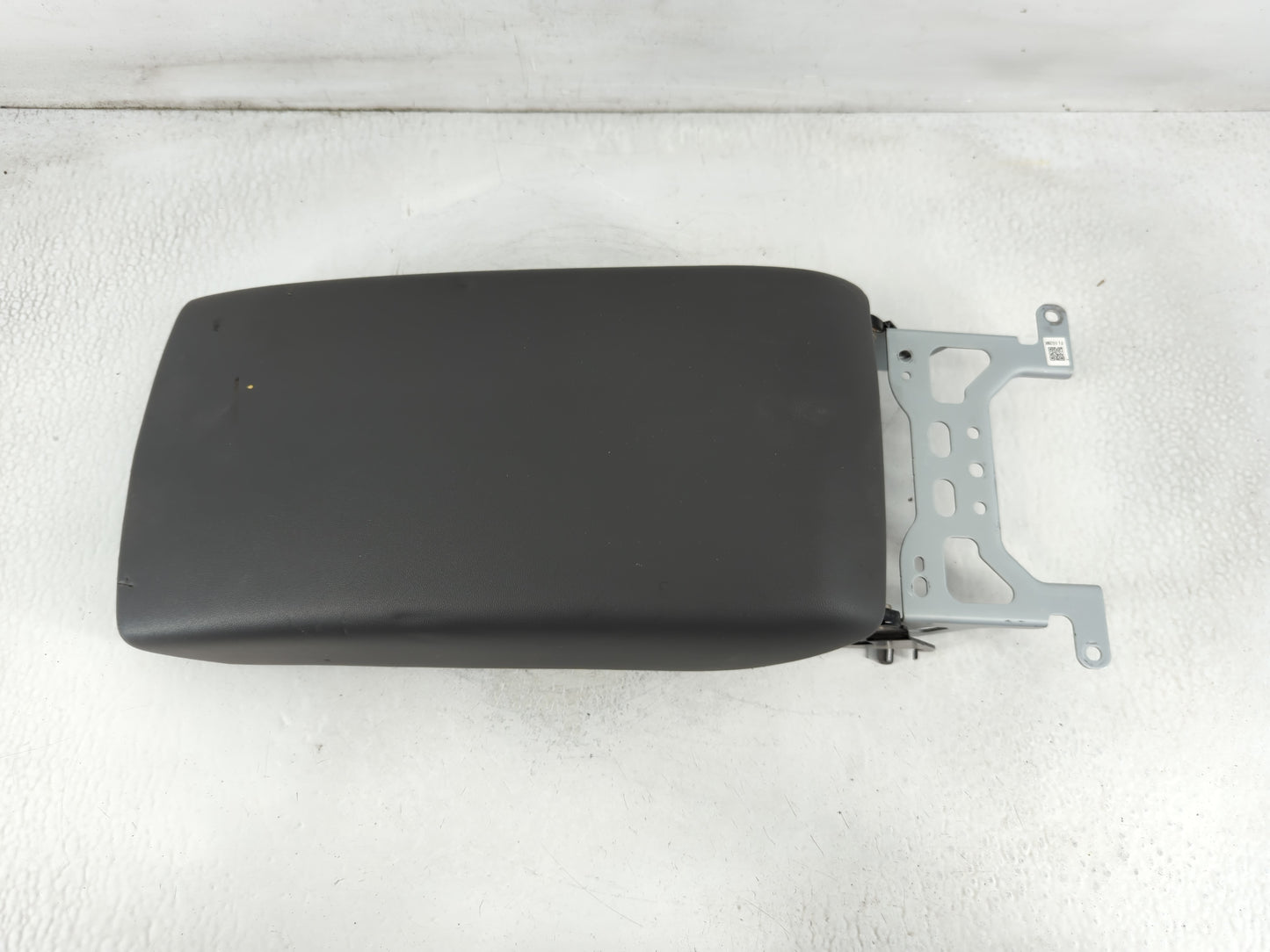 2024 Subaru Xv Center Console Armrest Cover Lid P/N:FL102NK Fits OEM Used Auto Parts - Oemusedautoparts1.com