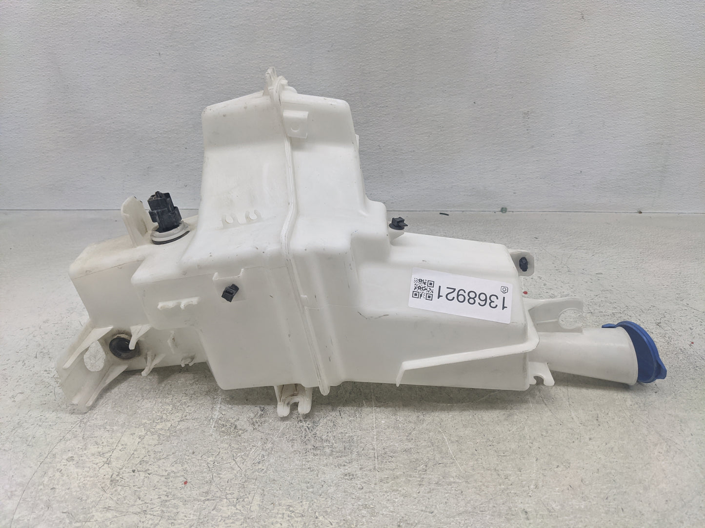2010-2022 Toyota 4runner Windshield Washer Fluid Reservoir Bottle Oem - Oemusedautoparts1.com