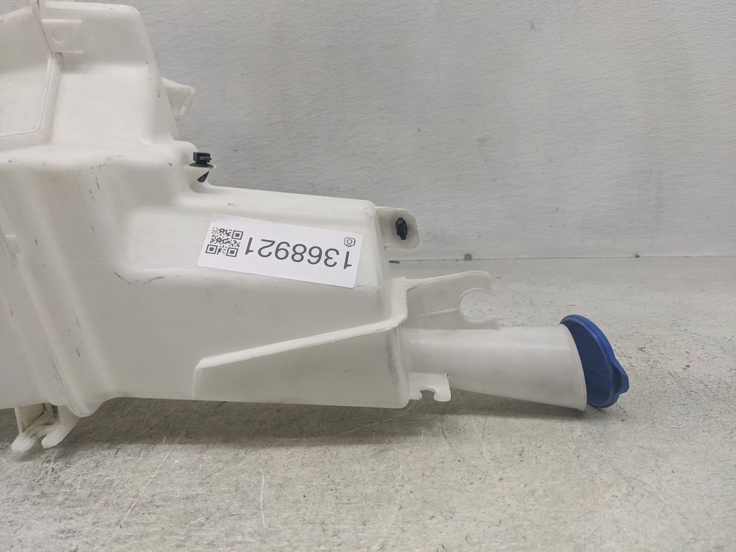 2010-2022 Toyota 4runner Windshield Washer Fluid Reservoir Bottle Oem - Oemusedautoparts1.com