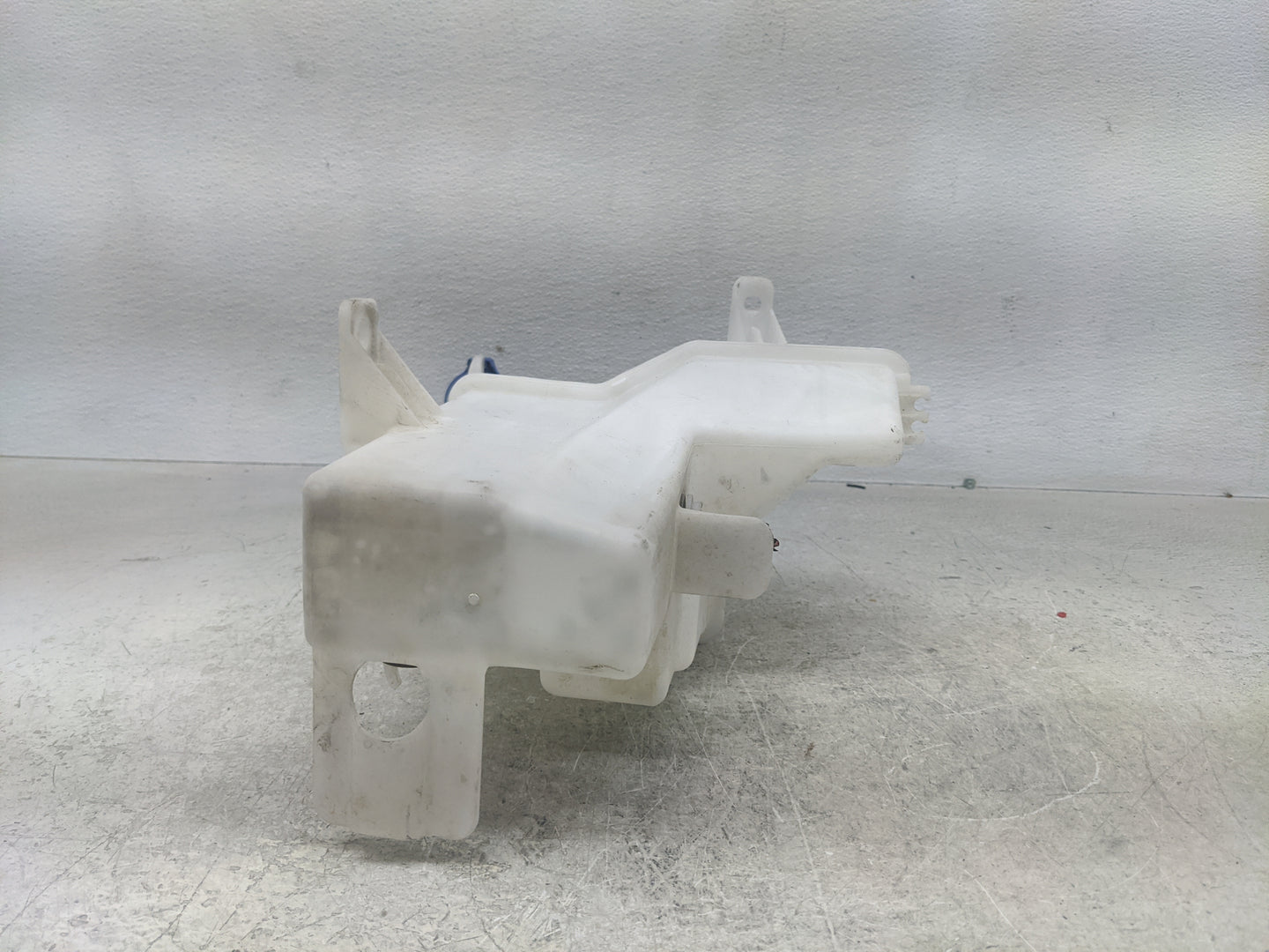 2010-2022 Toyota 4runner Windshield Washer Fluid Reservoir Bottle Oem - Oemusedautoparts1.com