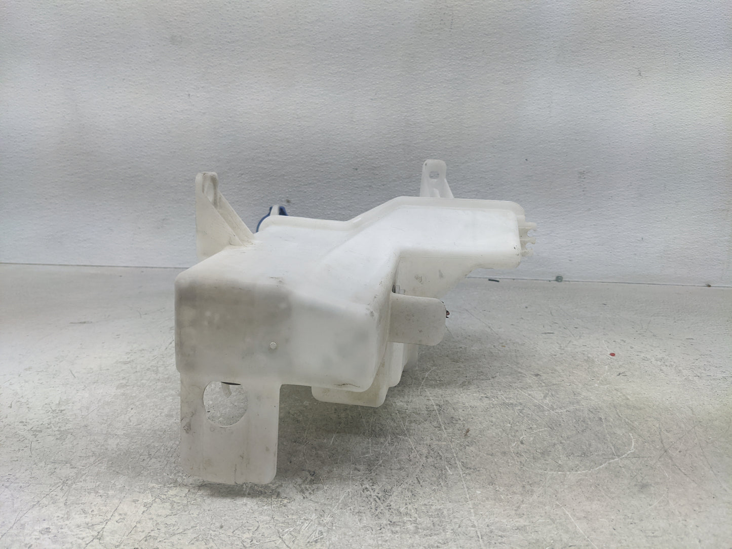 2010-2022 Toyota 4runner Windshield Washer Fluid Reservoir Bottle Oem - Oemusedautoparts1.com