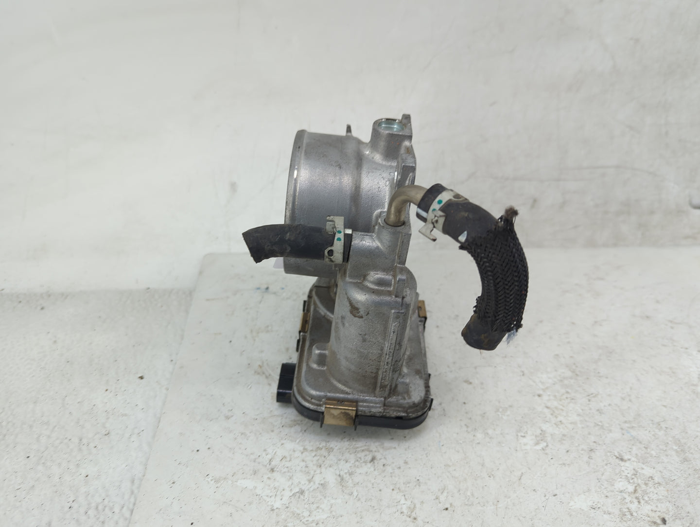 2018-2022 Toyota Camry Throttle Body P/N:22030-F0010 Fits Fits 2018 2019 2020 2021 2022 OEM Used Auto Parts - Oemusedautopar