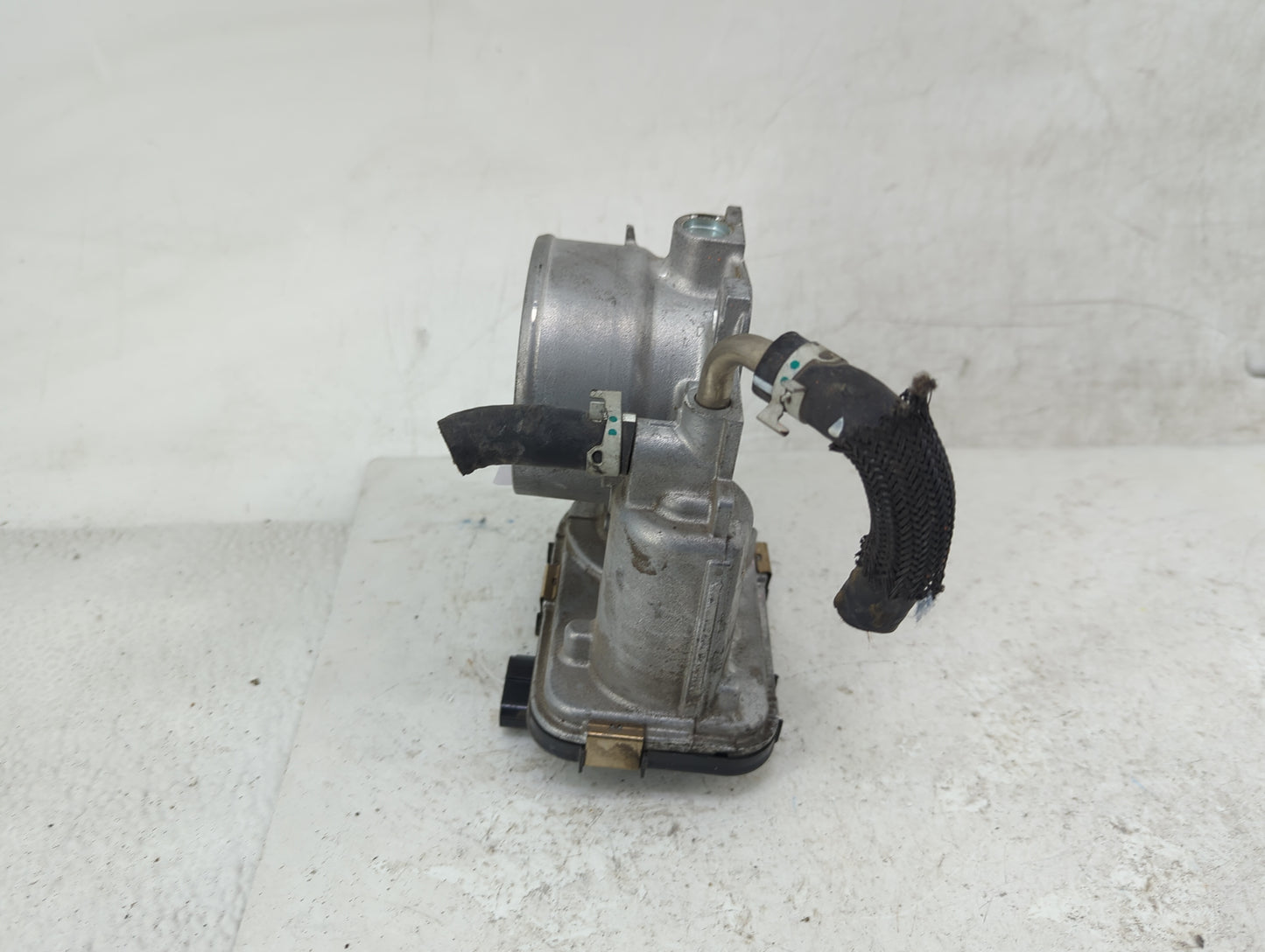 2018-2022 Toyota Camry Throttle Body P/N:22030-F0010 Fits Fits 2018 2019 2020 2021 2022 OEM Used Auto Parts - Oemusedautopar