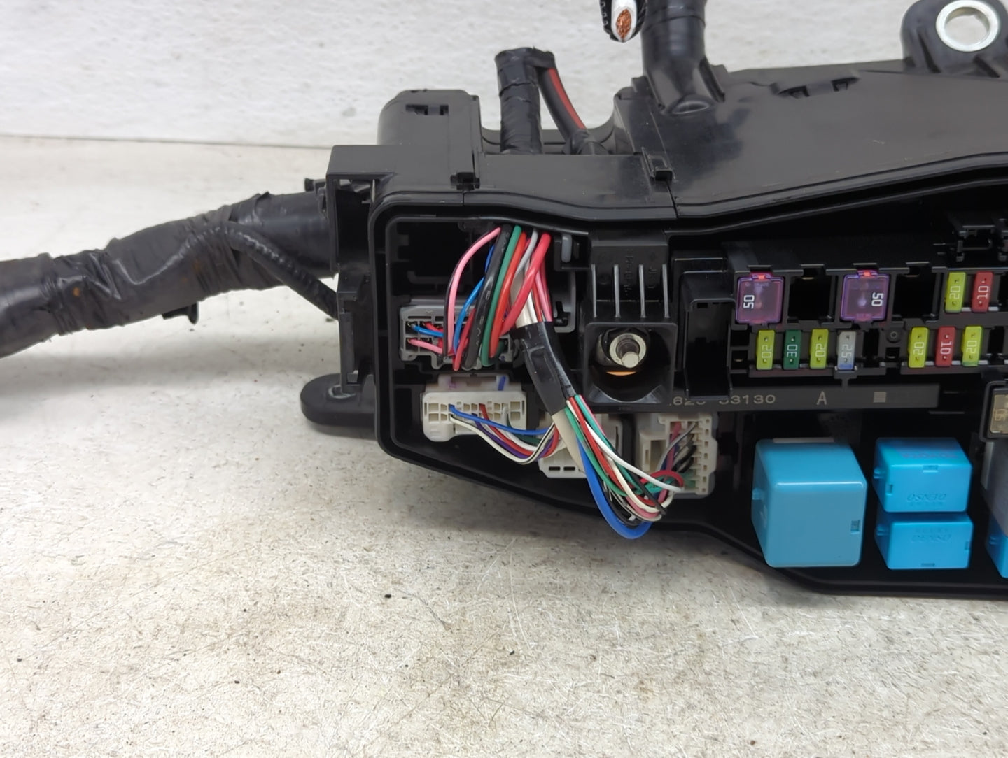 2018-2022 Toyota Camry Fusebox Fuse Box Panel Relay Module Fits Fits 2018 2019 2020 2021 2022 OEM Used Auto Parts - Oemuseda