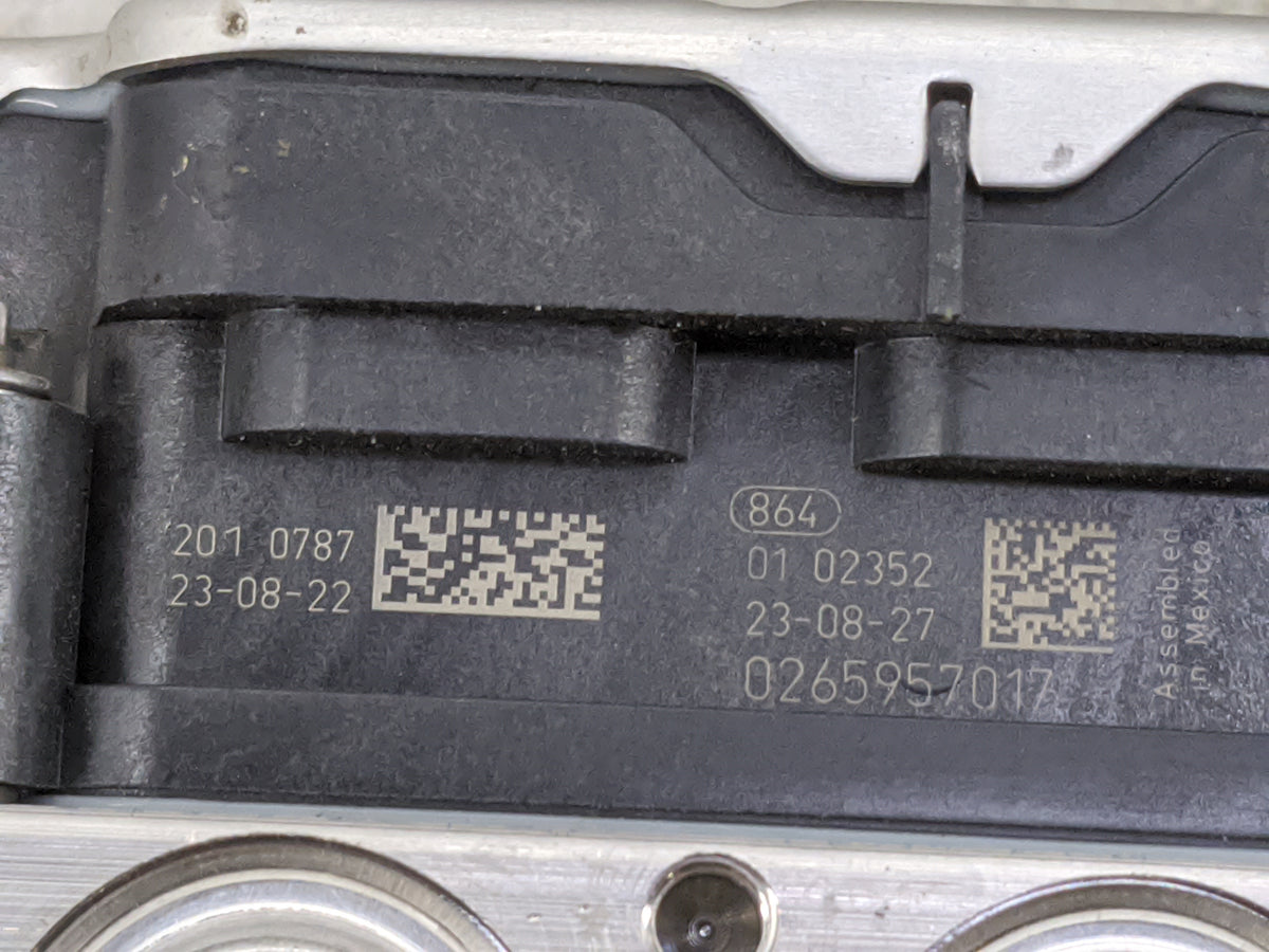 2021-2022 Toyota Camry Anti-Lock Brake ABS Pump Module Actuator OEM P/N:0265957017 2010787, 0265293336 Fits Fits 2021 2022 O