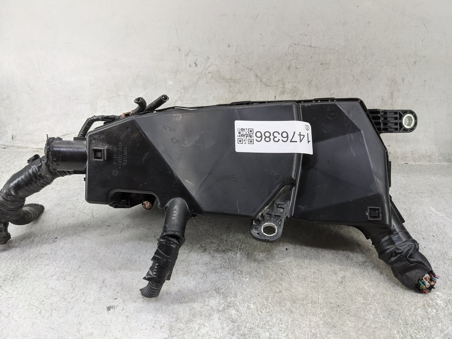 2018-2022 Toyota Camry Fusebox Fuse Box Panel Relay Module Fits Fits 2018 2019 2020 2021 2022 OEM Used Auto Parts - Oemuseda