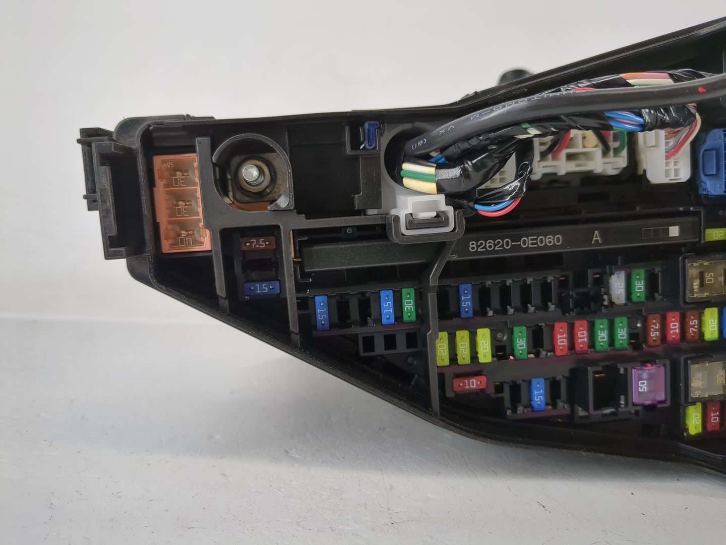 2020-2022 Toyota Highlander Fusebox Fuse Box Panel Relay Module P/N:82662-0E Fits Fits 2020 2021 2022 OEM Used Auto Parts - 