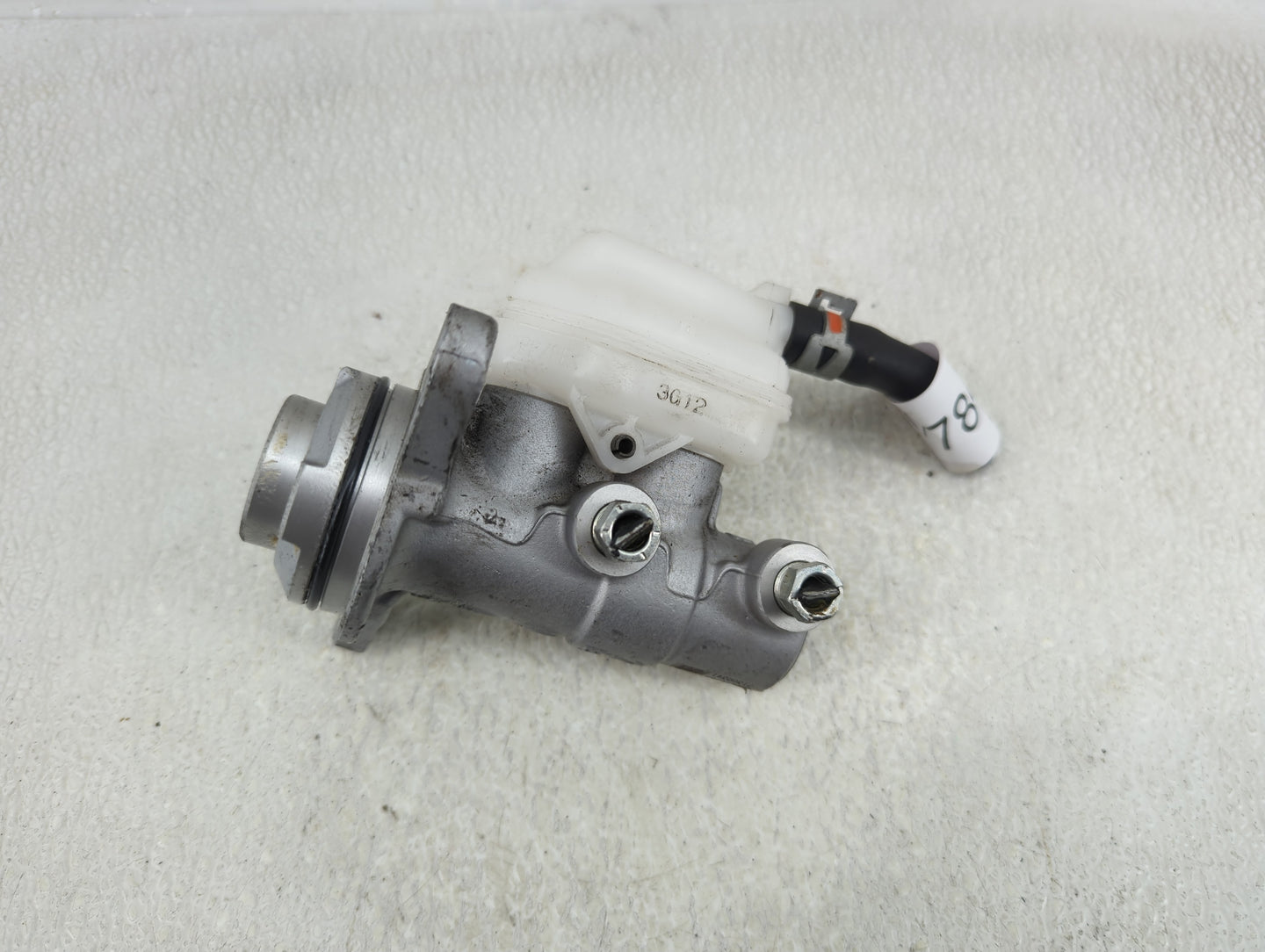 2020-2022 Toyota Highlander Brake Master Cylinder - Oemusedautoparts1.com