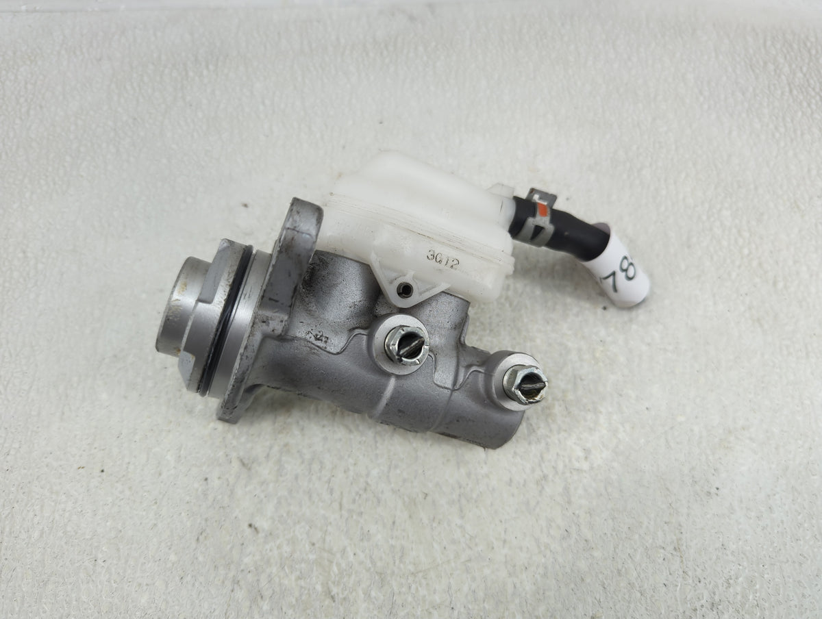 2020-2022 Toyota Highlander Brake Master Cylinder - Oemusedautoparts1.com