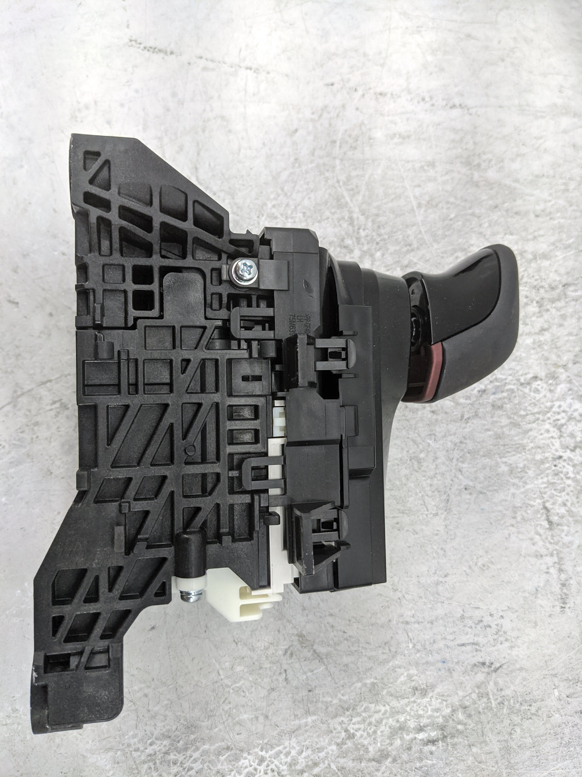 2024 Toyota Prius Floor Console Assembly Shifter - Oemusedautoparts1.com