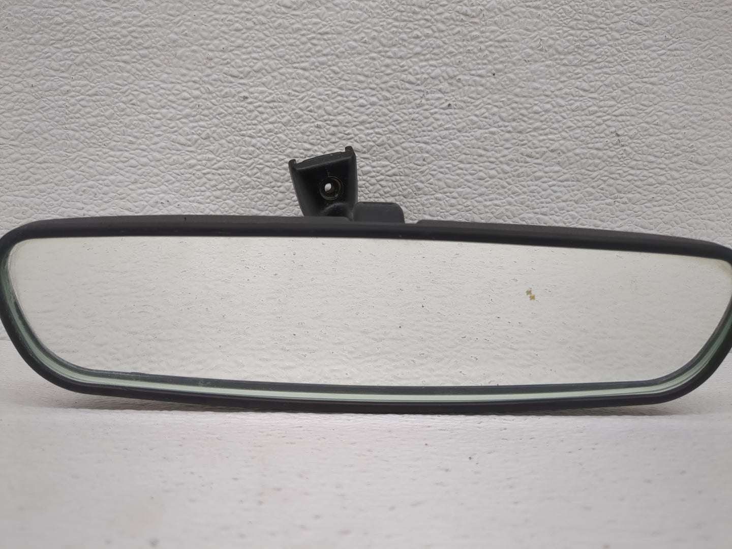 2024 Toyota Rav4 Interior Rear View Mirror Replacement OEM P/N:E11025617 E11015617, E11045617 Fits OEM Used Auto Parts - Oem