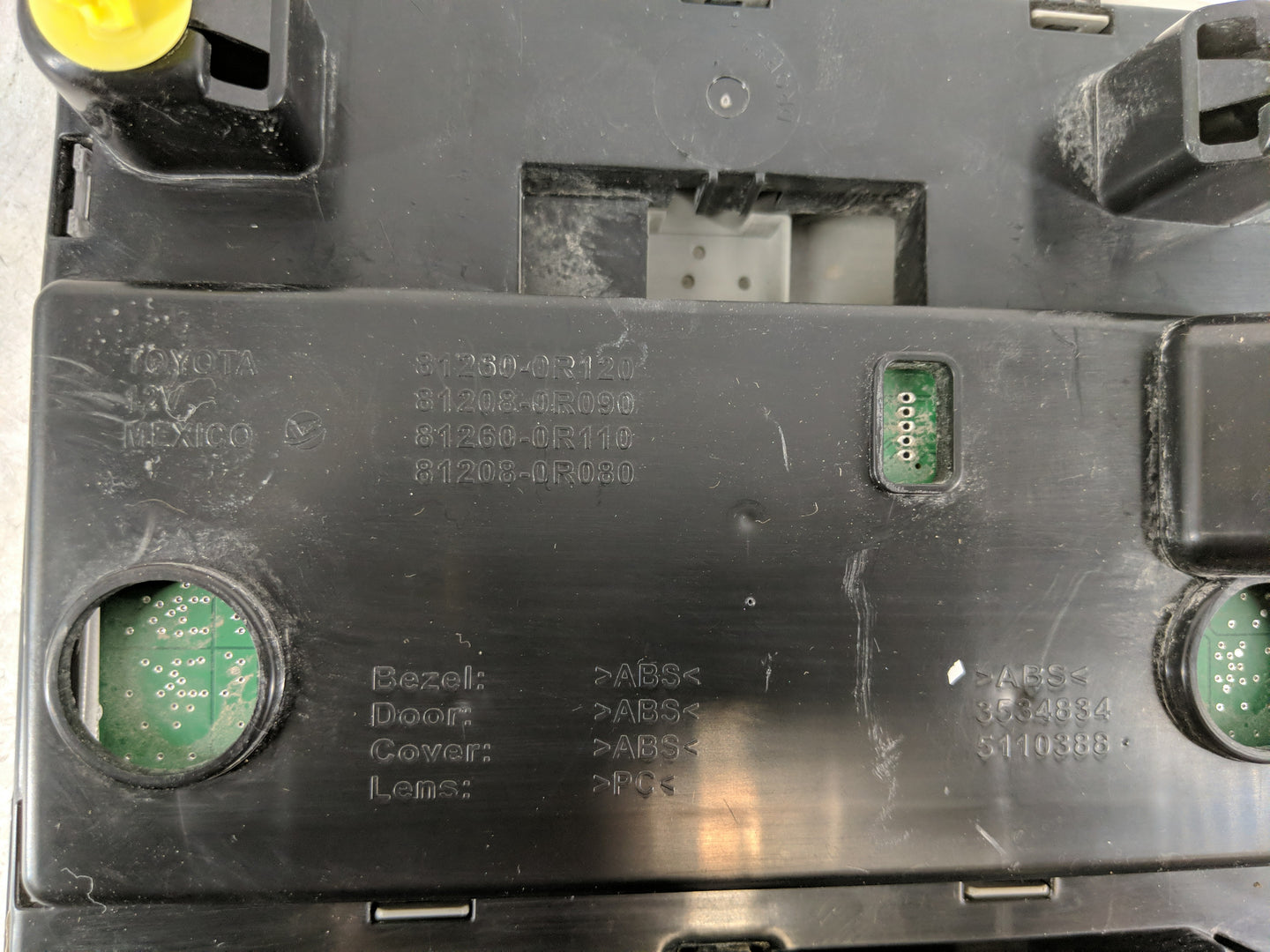 2024 Toyota Rav4 Overhead Roof Console - Oemusedautoparts1.com