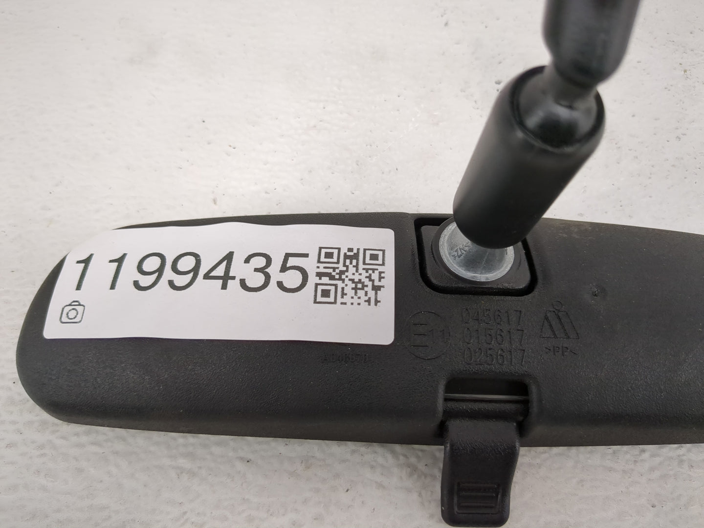 2016-2022 Toyota Rav4 Interior Rear View Mirror Replacement OEM P/N:E11025617 E11015617 Fits OEM Used Auto Parts - Oemusedau